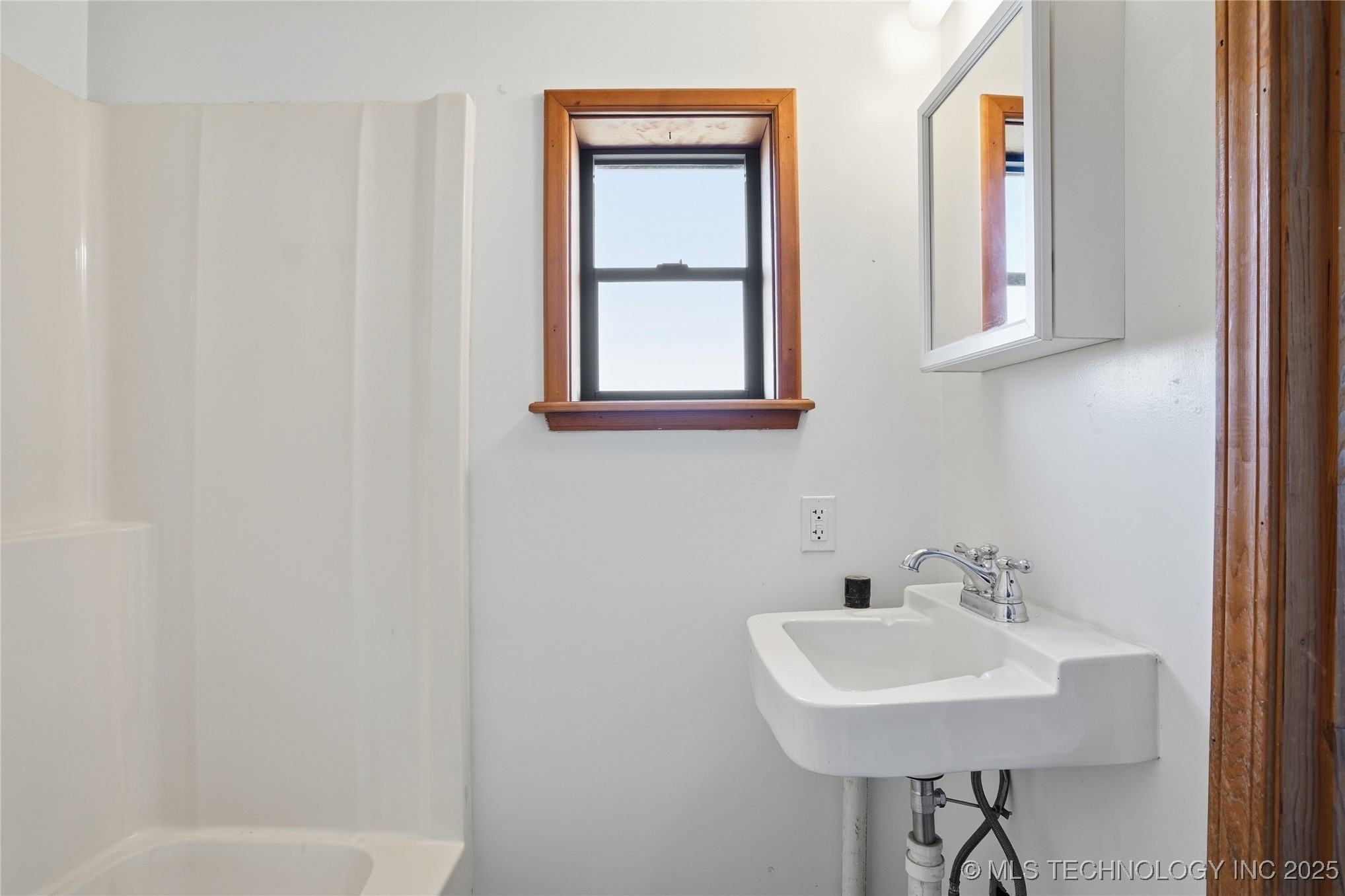 2219 E 13th Street Property Photo 36