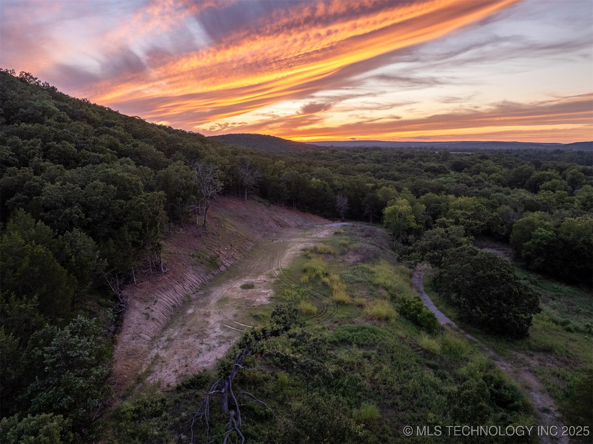 60 S 137th West Avenue Property Photo 8