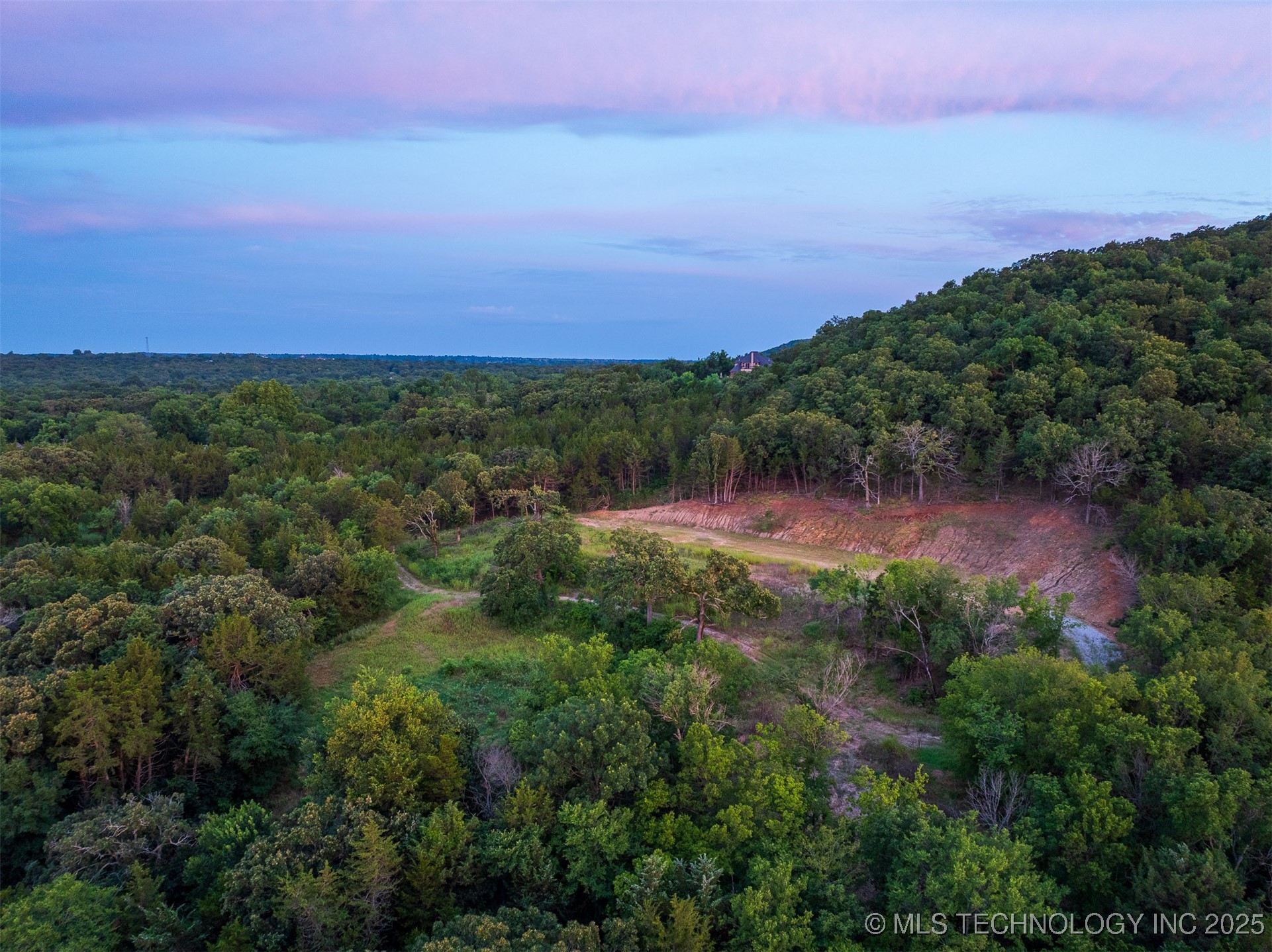 60 S 137th West Avenue Property Photo 13