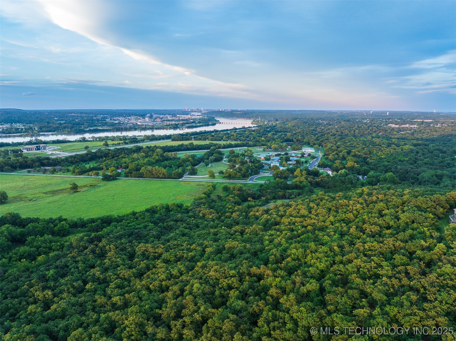 60 S 137th West Avenue Property Photo 22