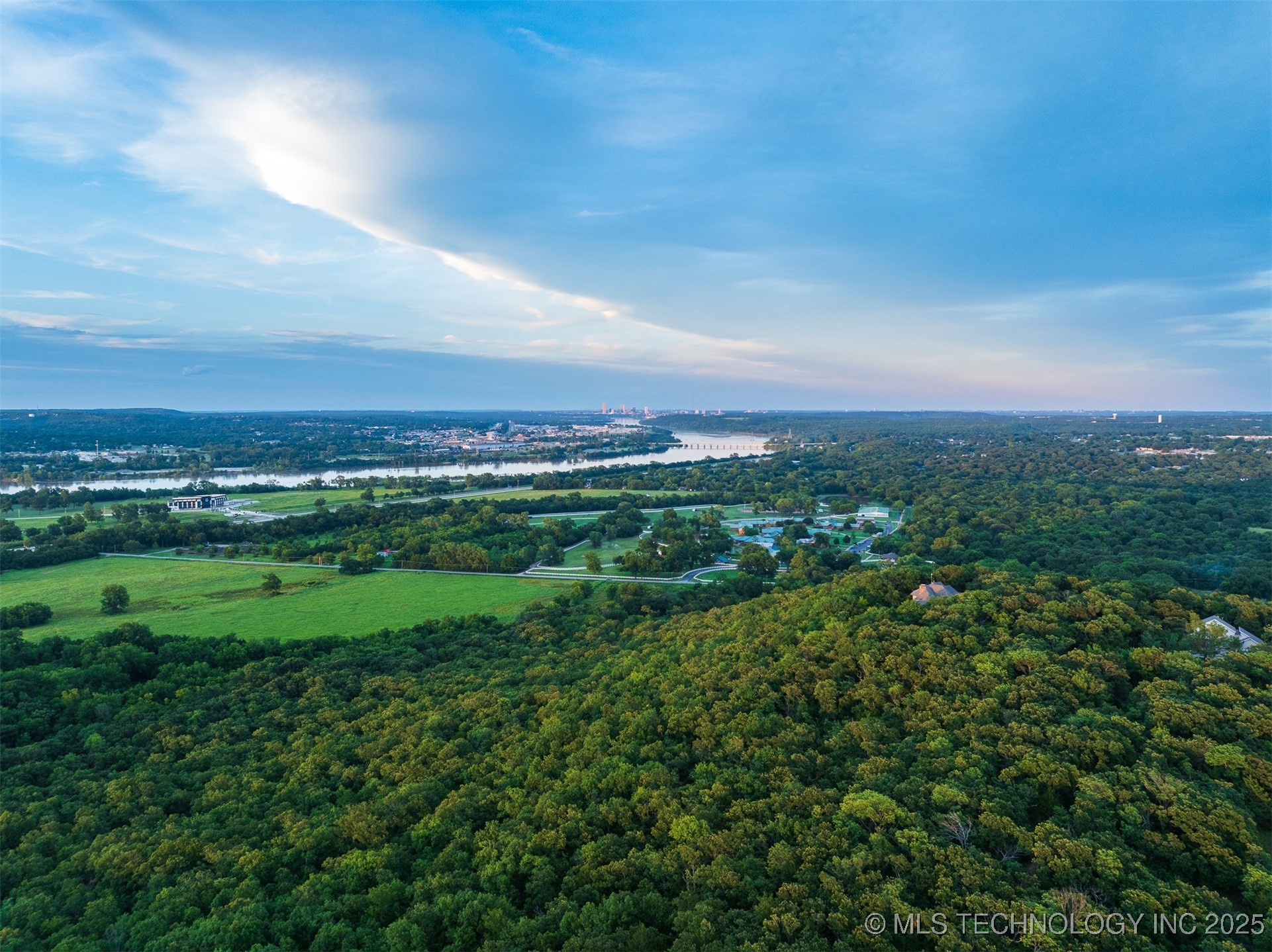 60 S 137th West Avenue Property Photo 23