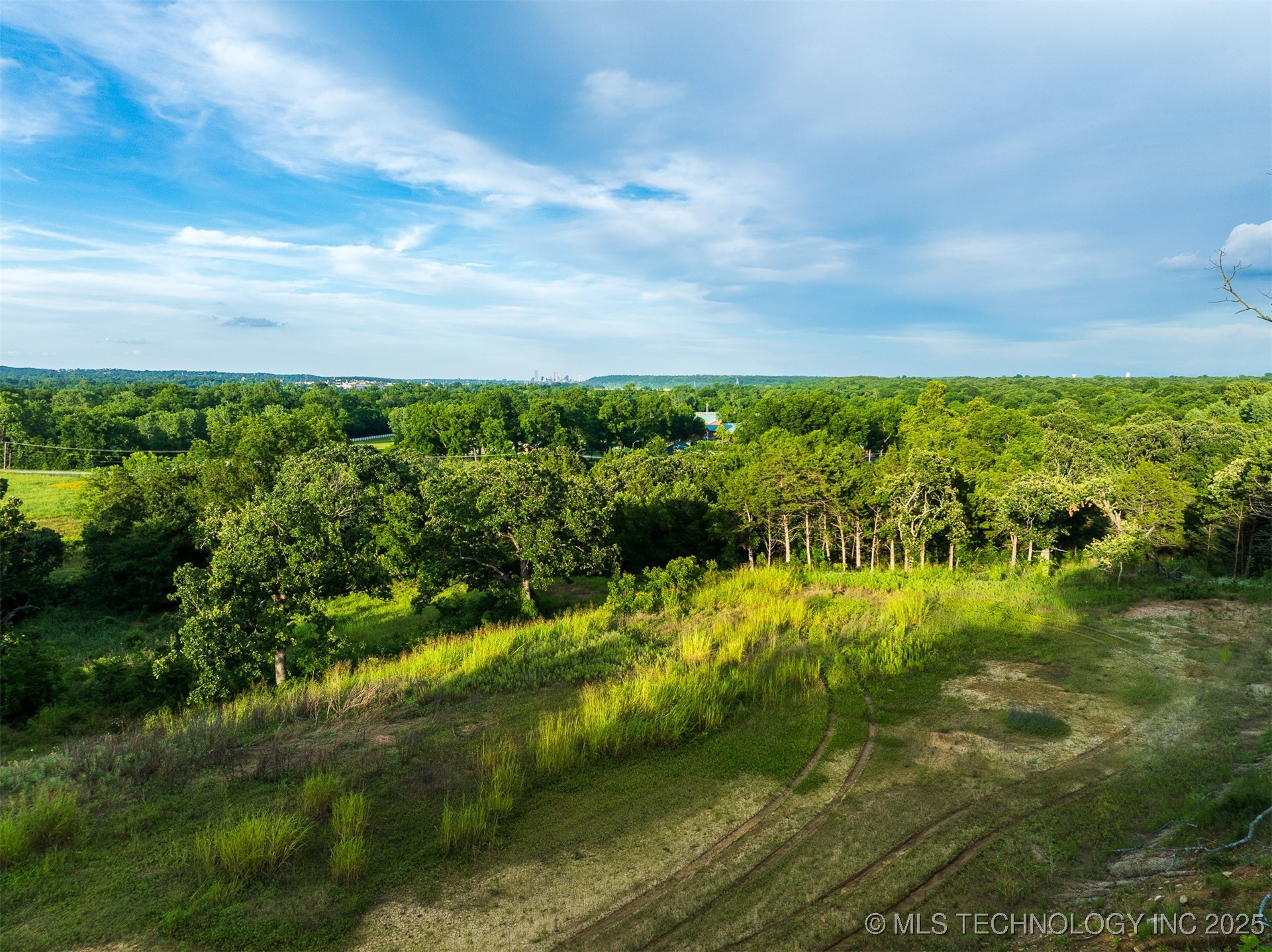 60 S 137th West Avenue Property Photo 44