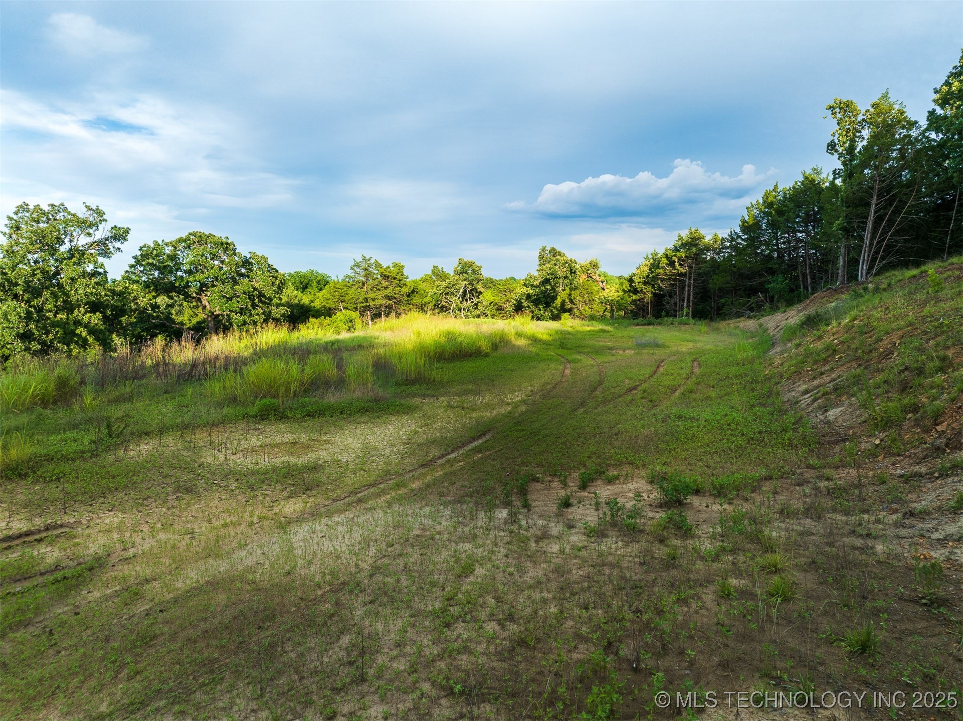 60 S 137th West Avenue Property Photo 45