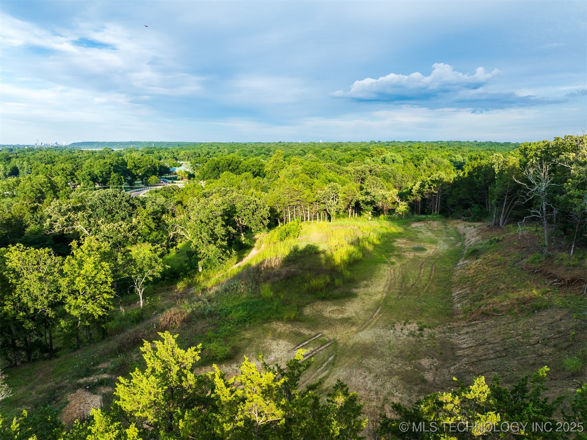 60 S 137th West Avenue Property Photo 47