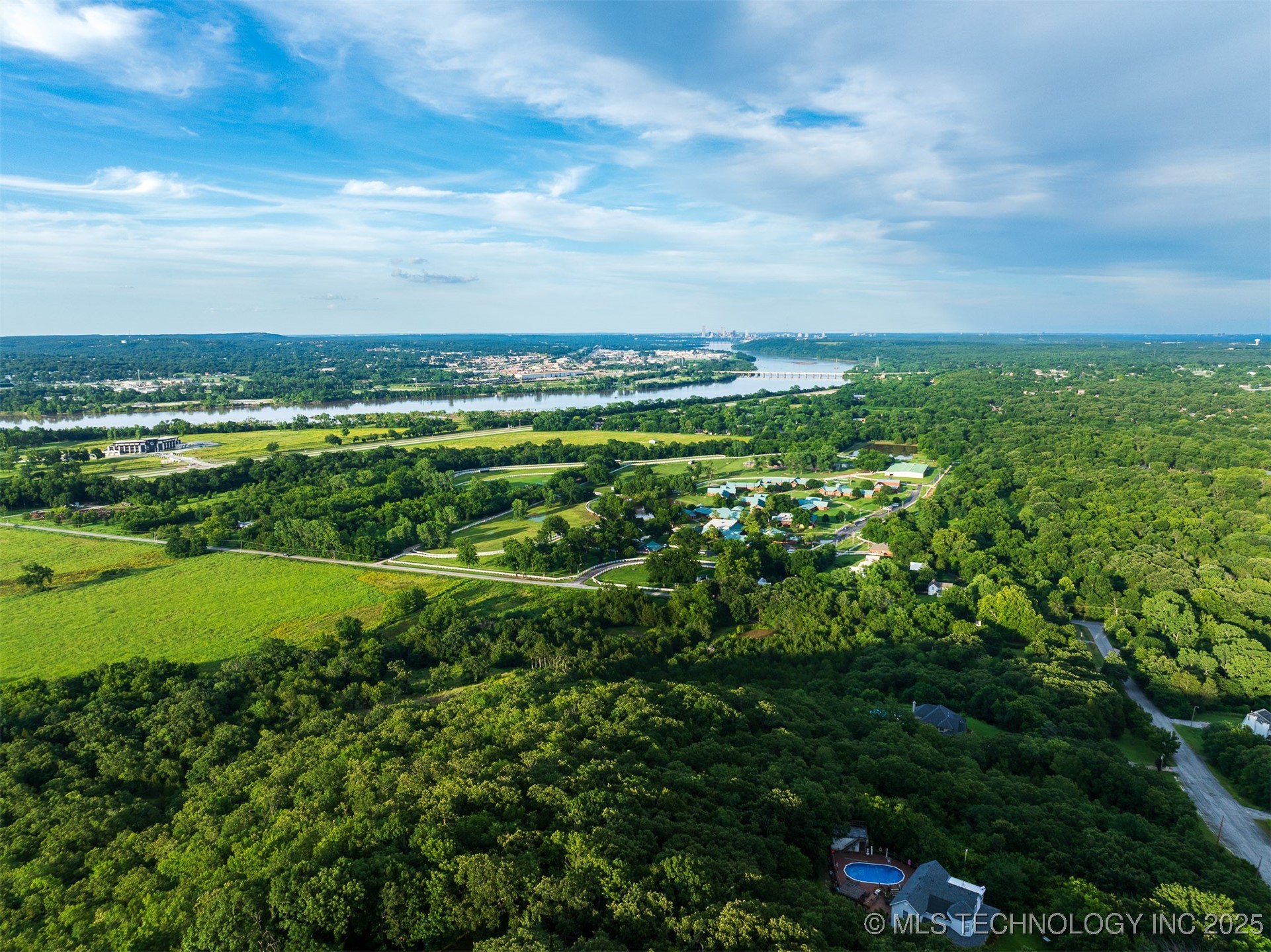 60 S 137th West Avenue Property Photo 53