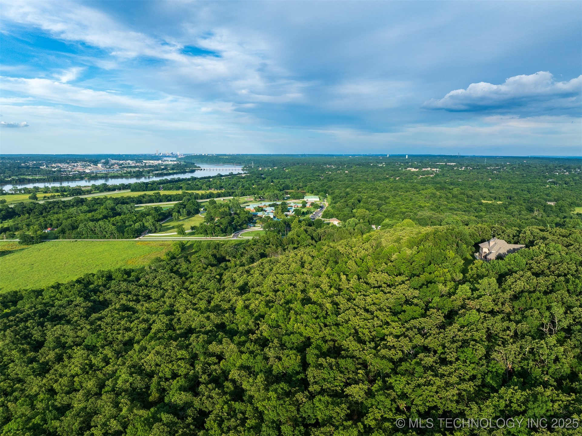60 S 137th West Avenue Property Photo 56