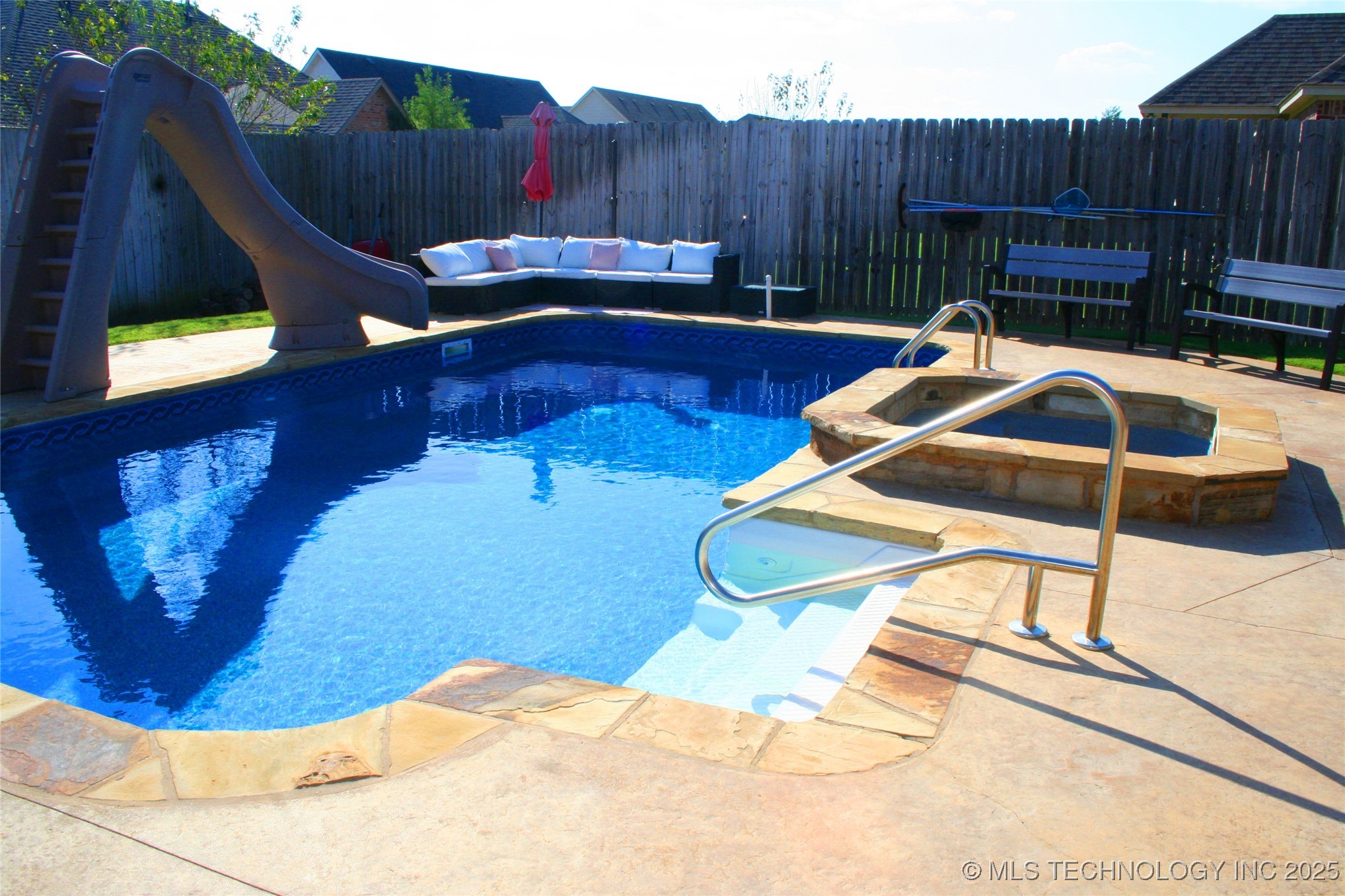 412 Wandering Property Photo 2