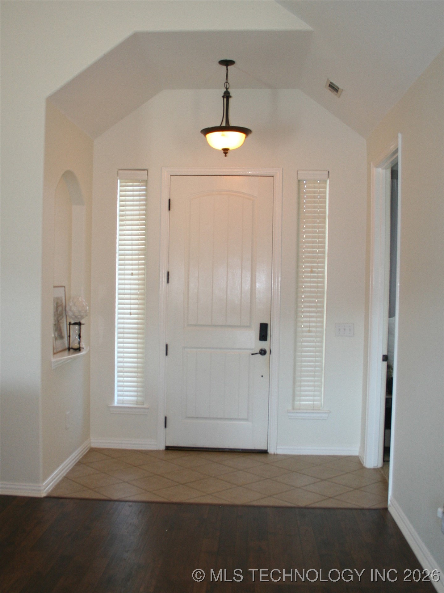 412 Wandering Property Photo 3