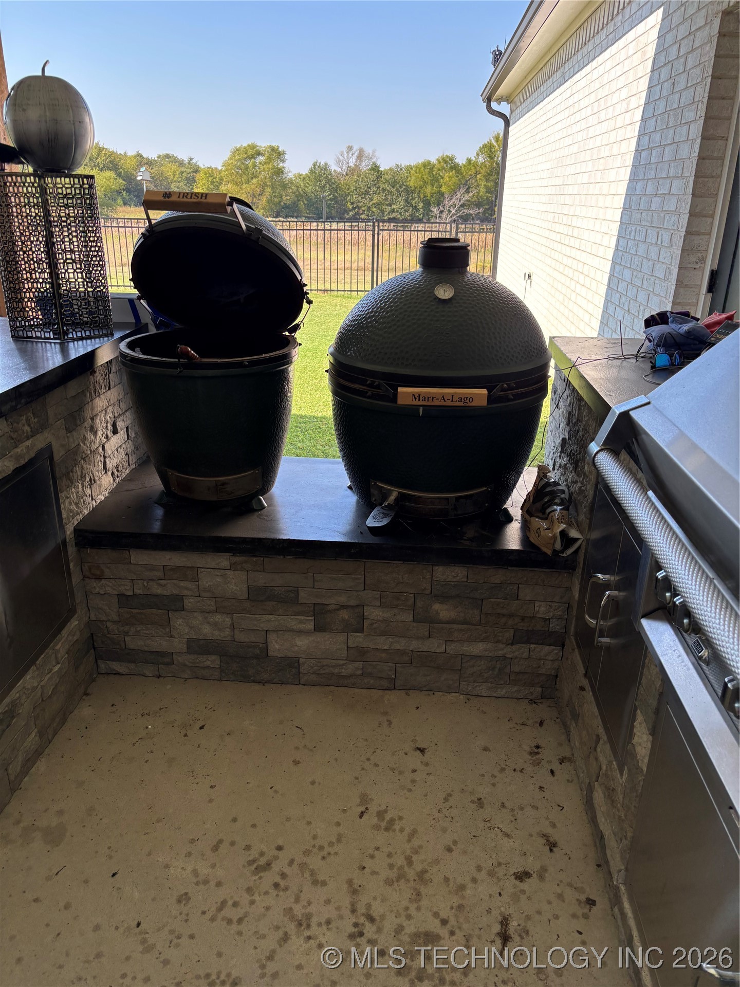 913 Prairie View Road S Property Photo 9