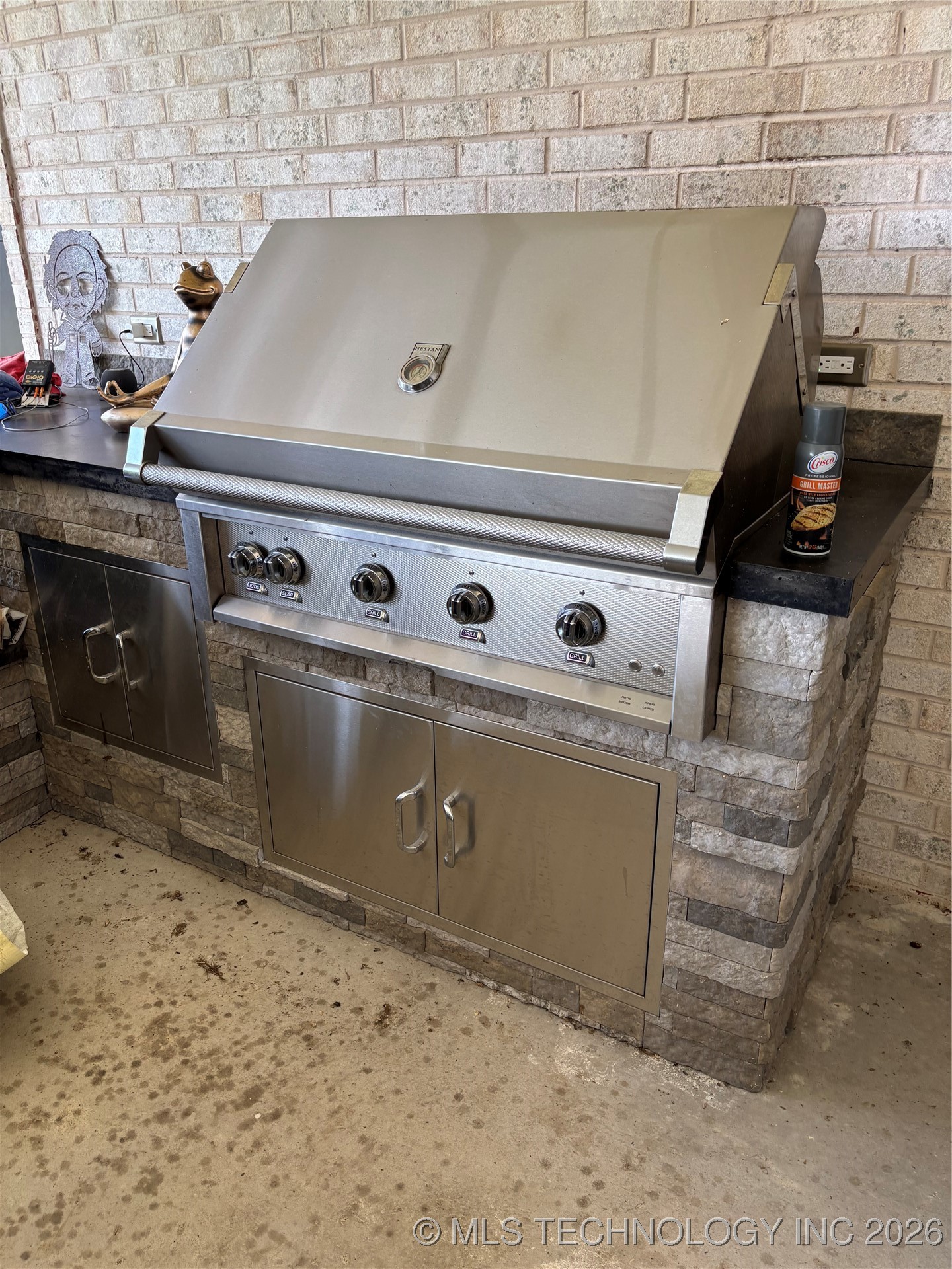 913 Prairie View Road S Property Photo 12