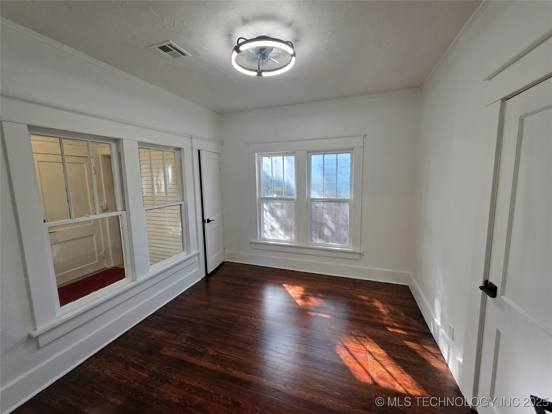 111 Quebec Avenue Property Photo 9