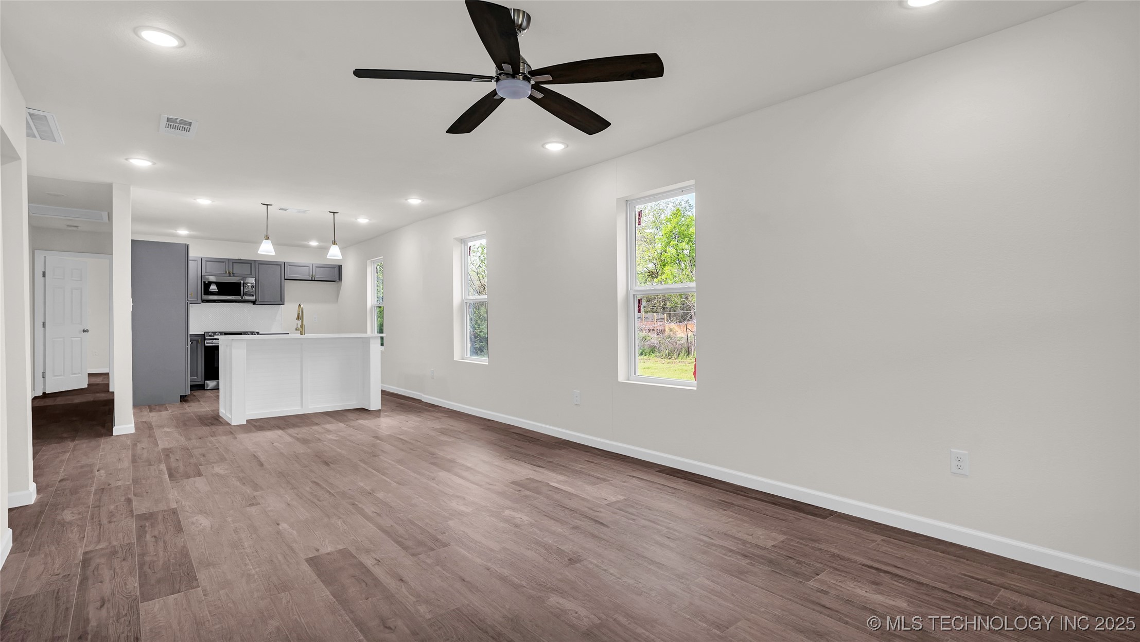 2615 N Rancho Lane Property Photo 7