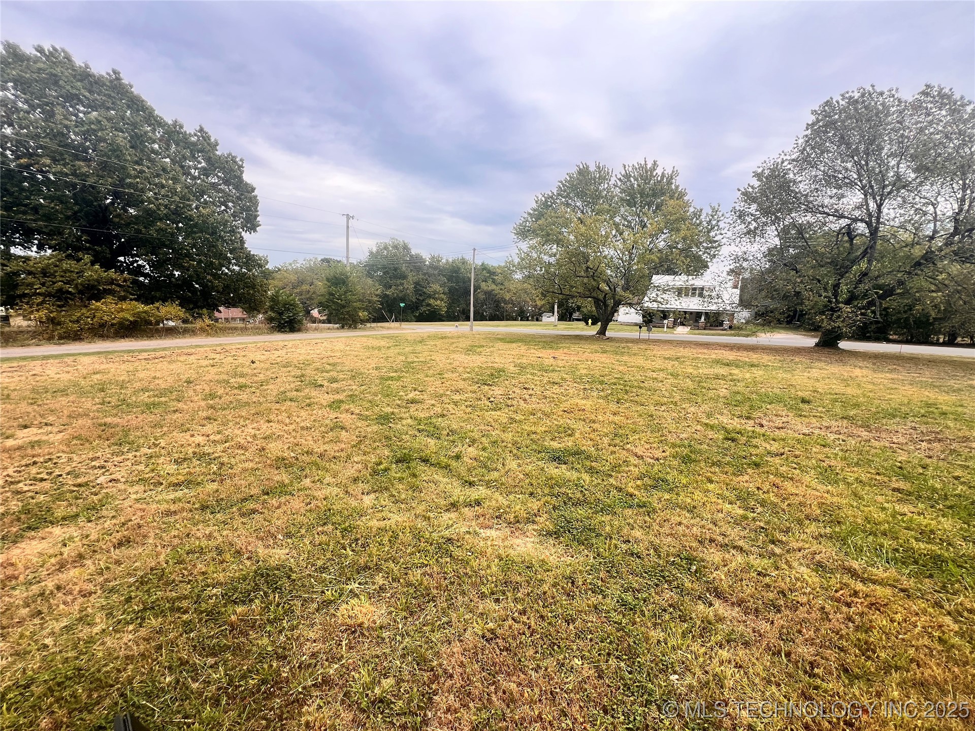 1222 S Third Street Property Photo 1