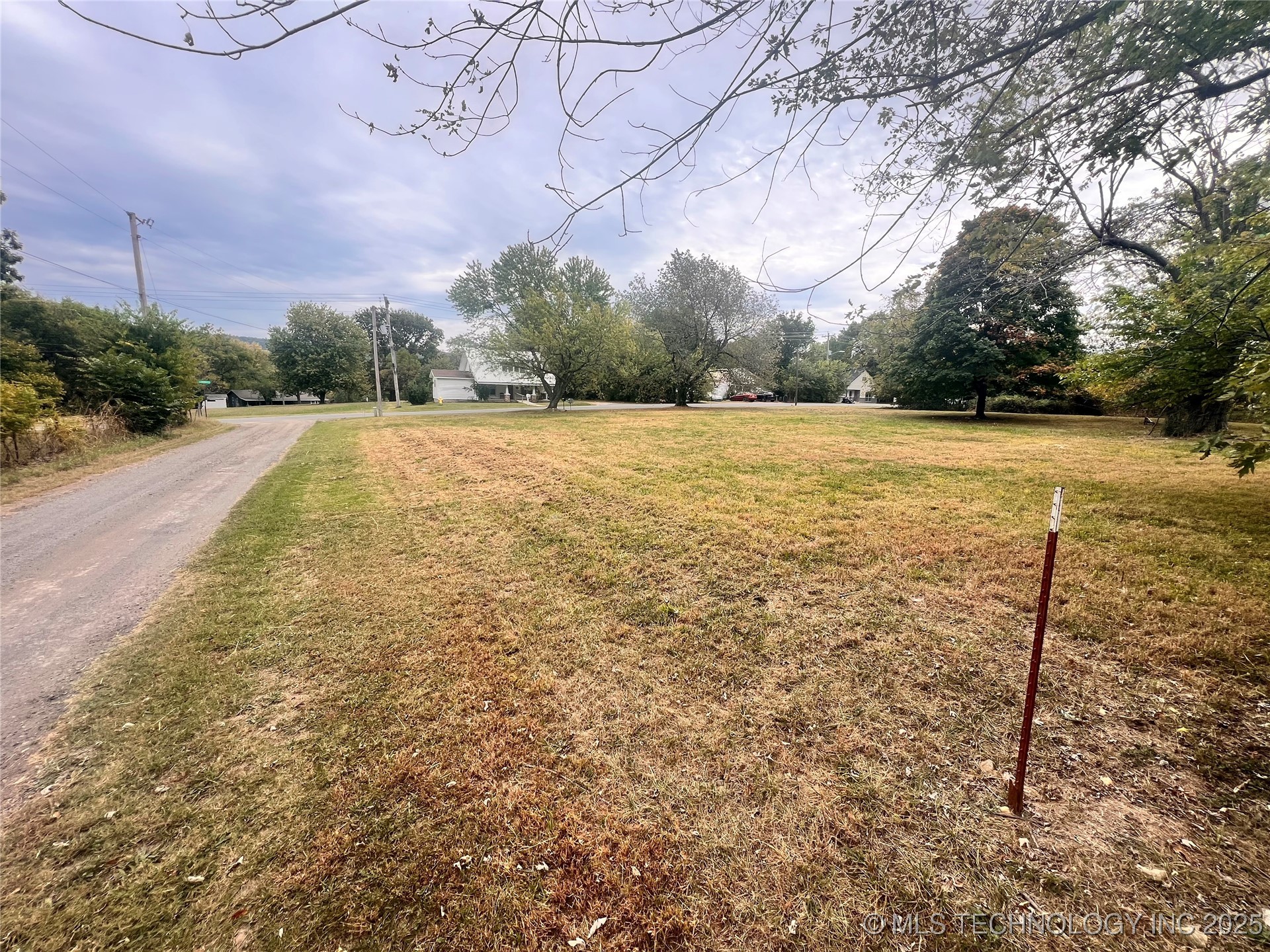 1222 S Third Street Property Photo 3