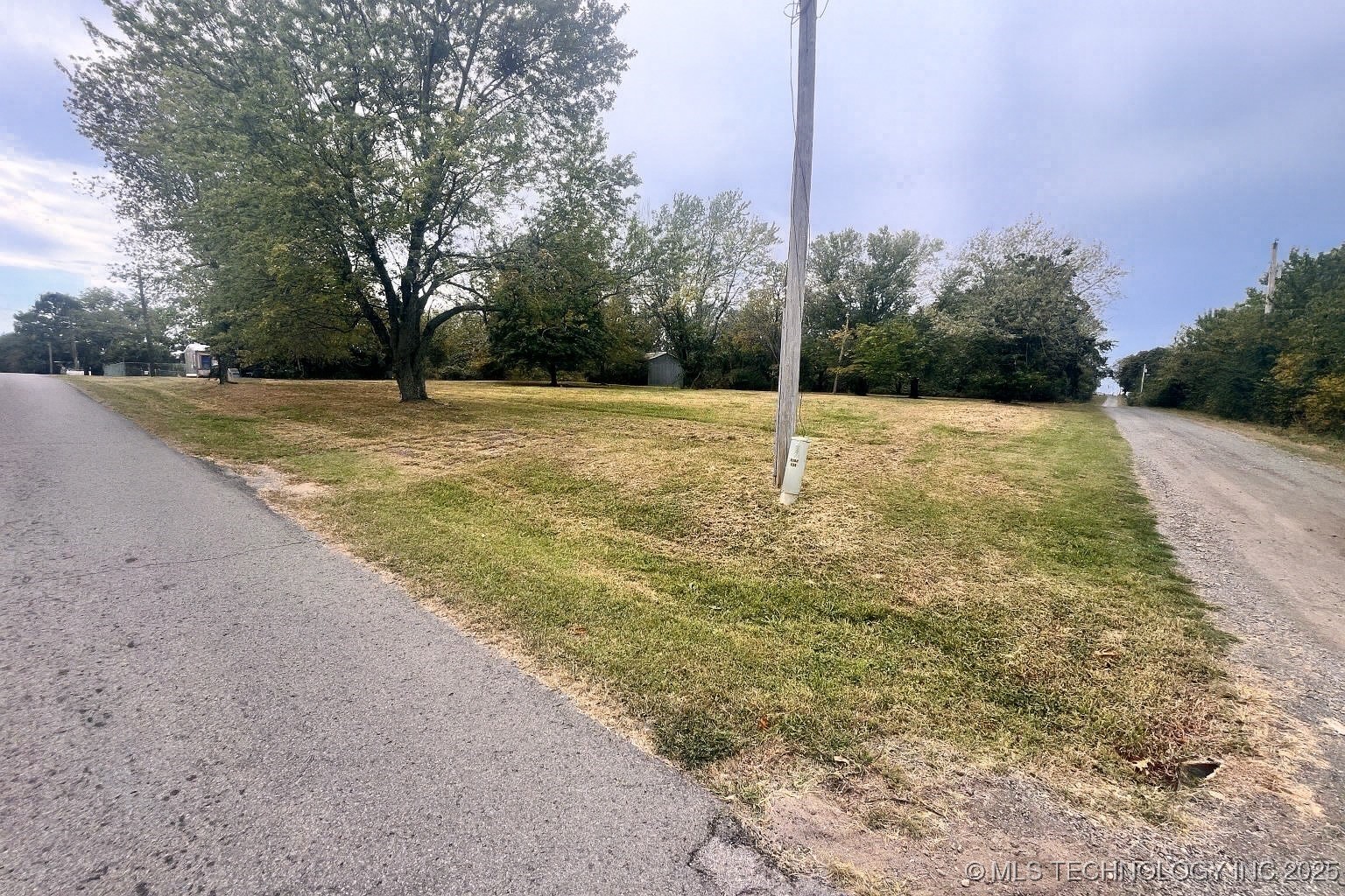 1222 S Third Street Property Photo 4