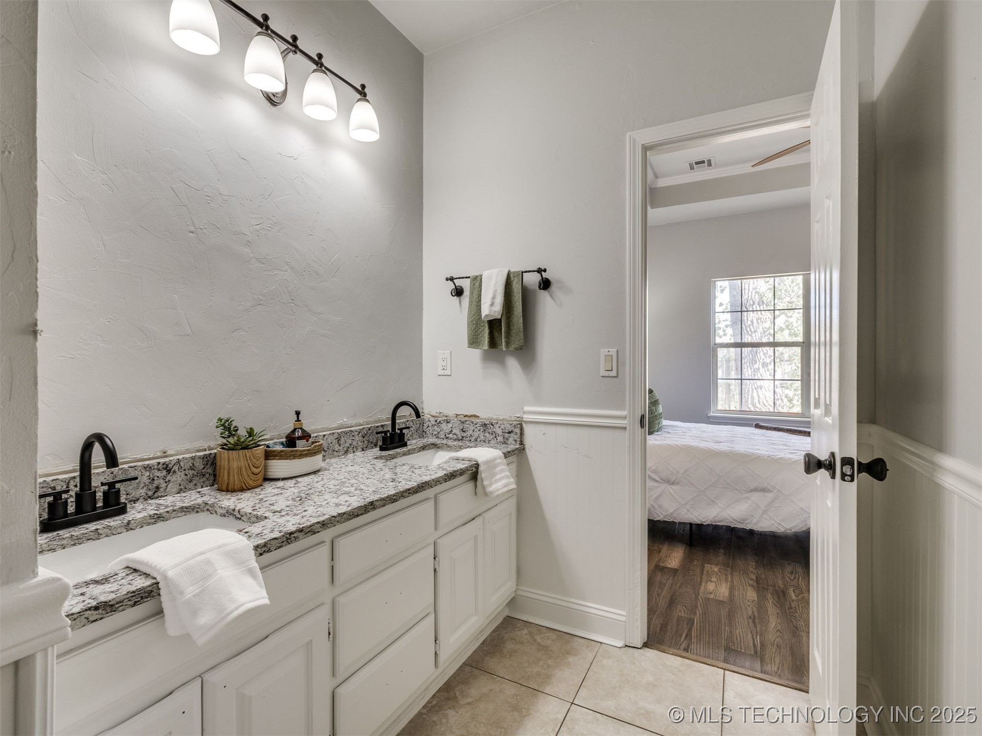 3717 S 195th East Avenue Property Photo 32