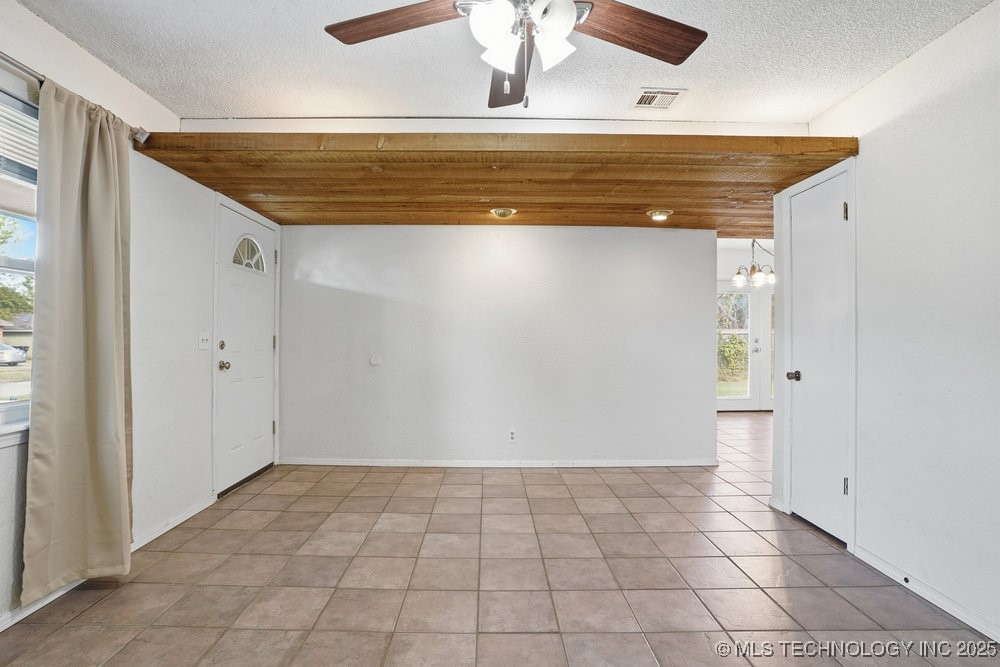 1213 S Maple Place Property Photo 11