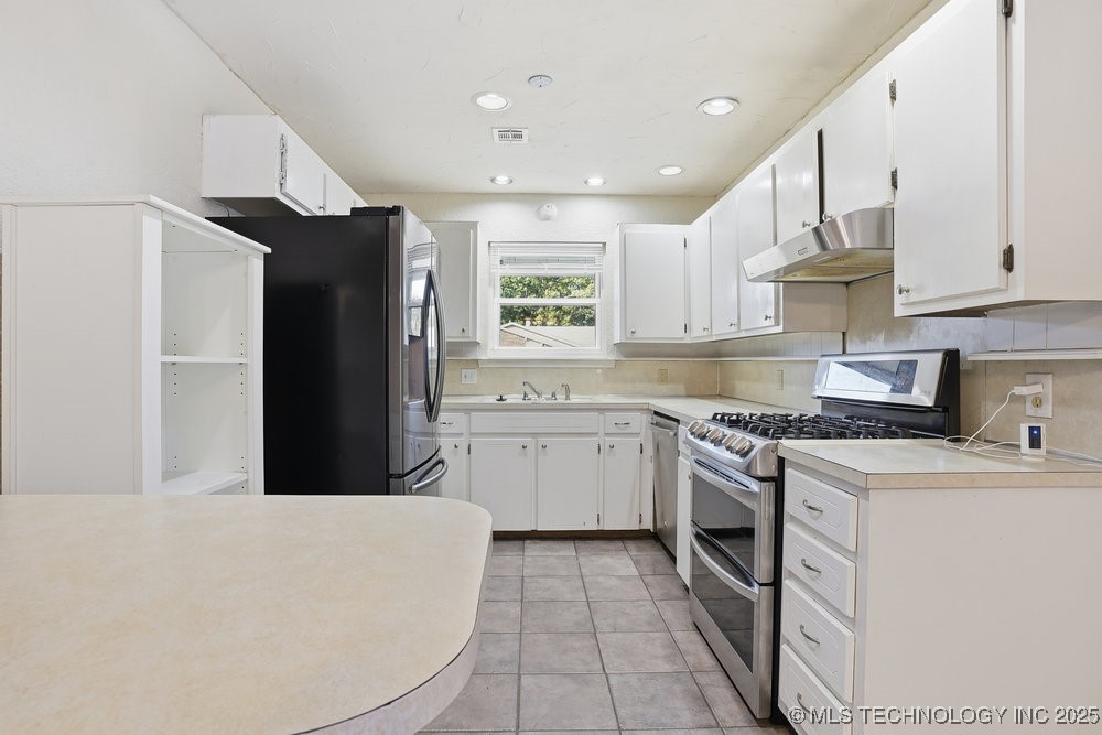 1213 S Maple Place Property Photo 17