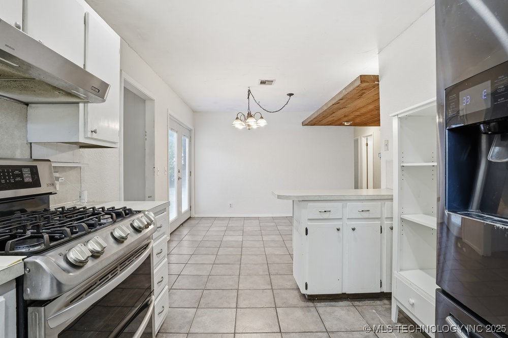 1213 S Maple Place Property Photo 19