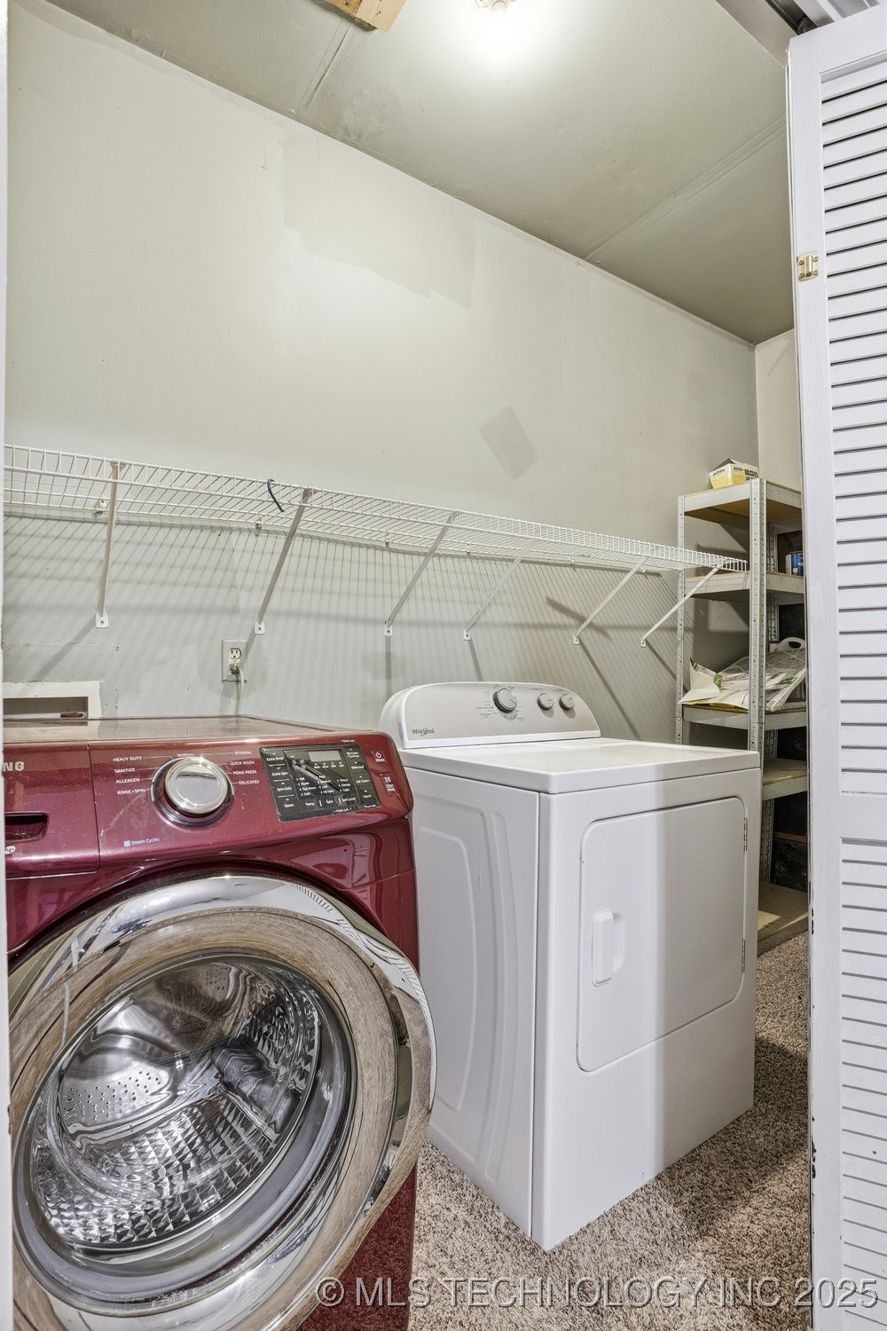 1213 S Maple Place Property Photo 25