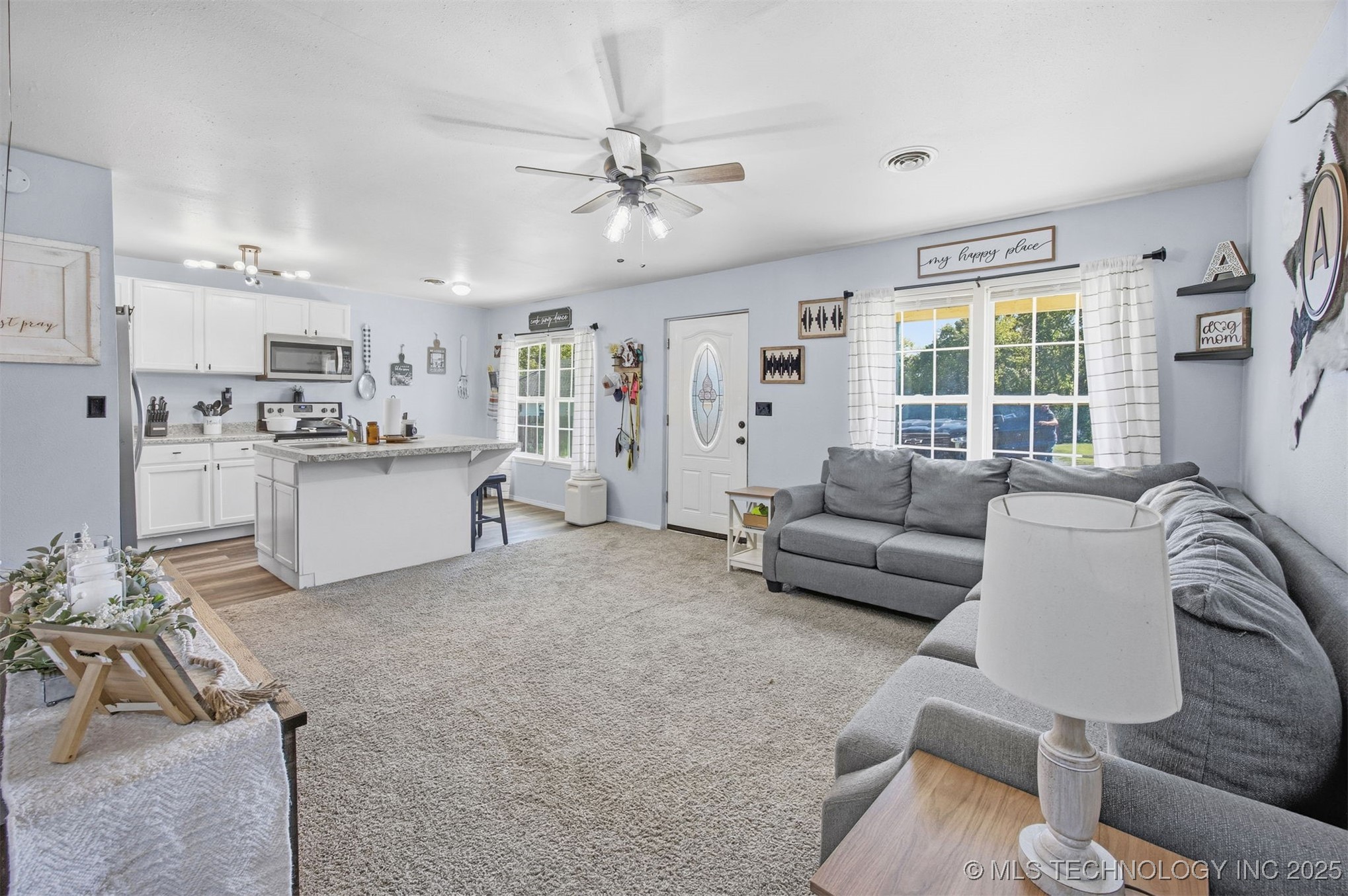 413 W Pogue Street Property Photo 8