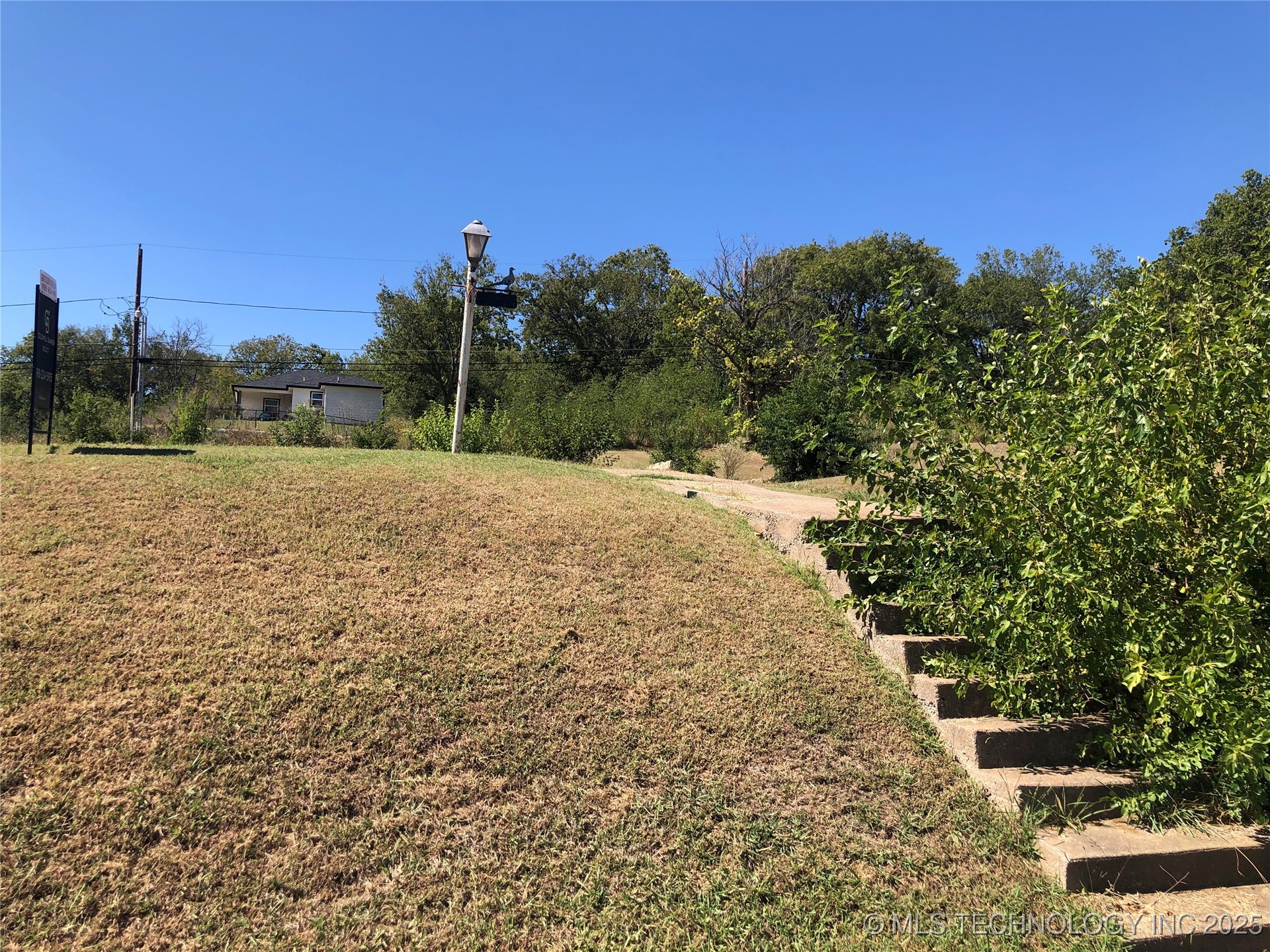 208 N Burnett Street Property Photo 4