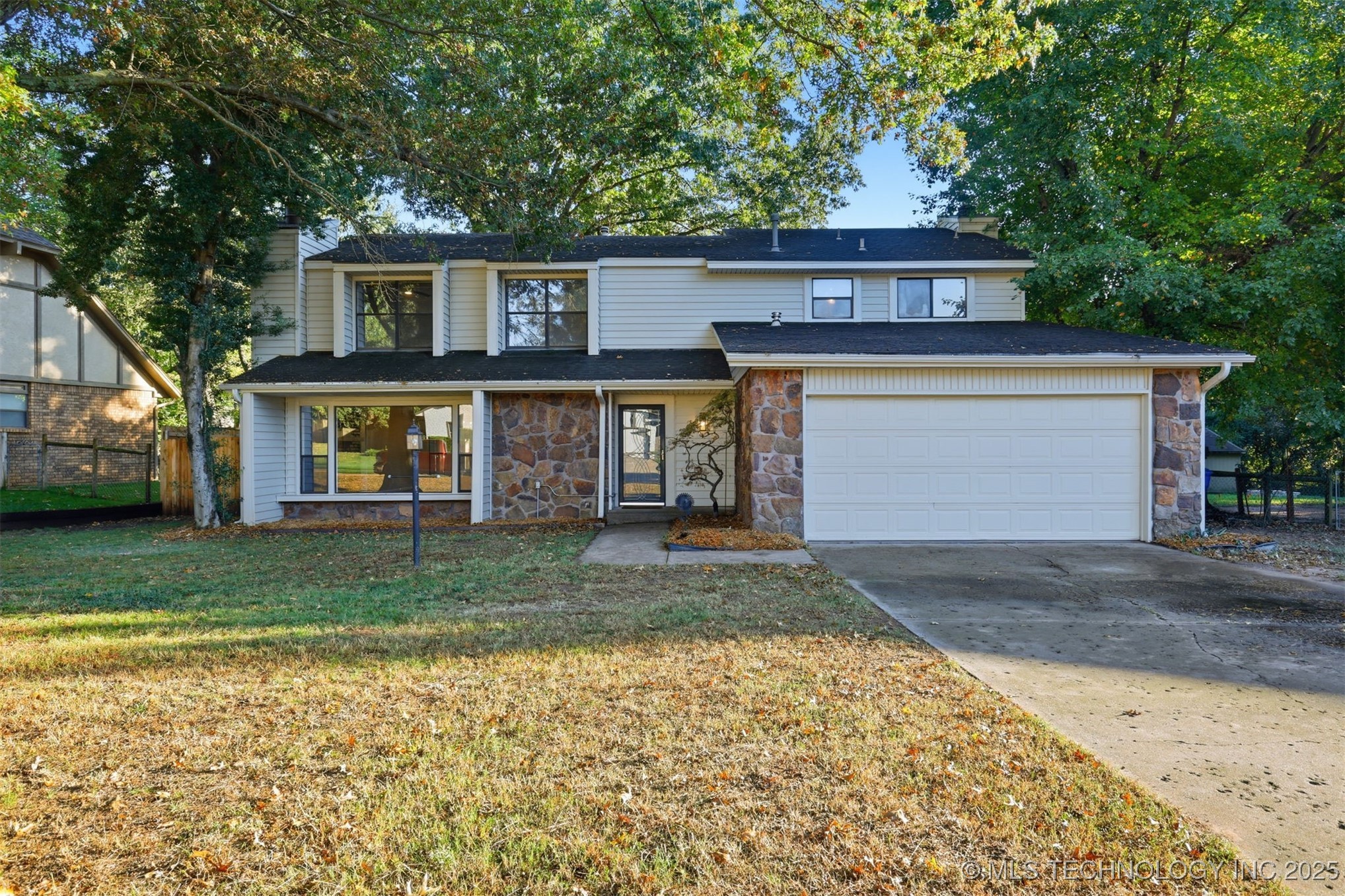 105 W Yuma Court Property Photo 1