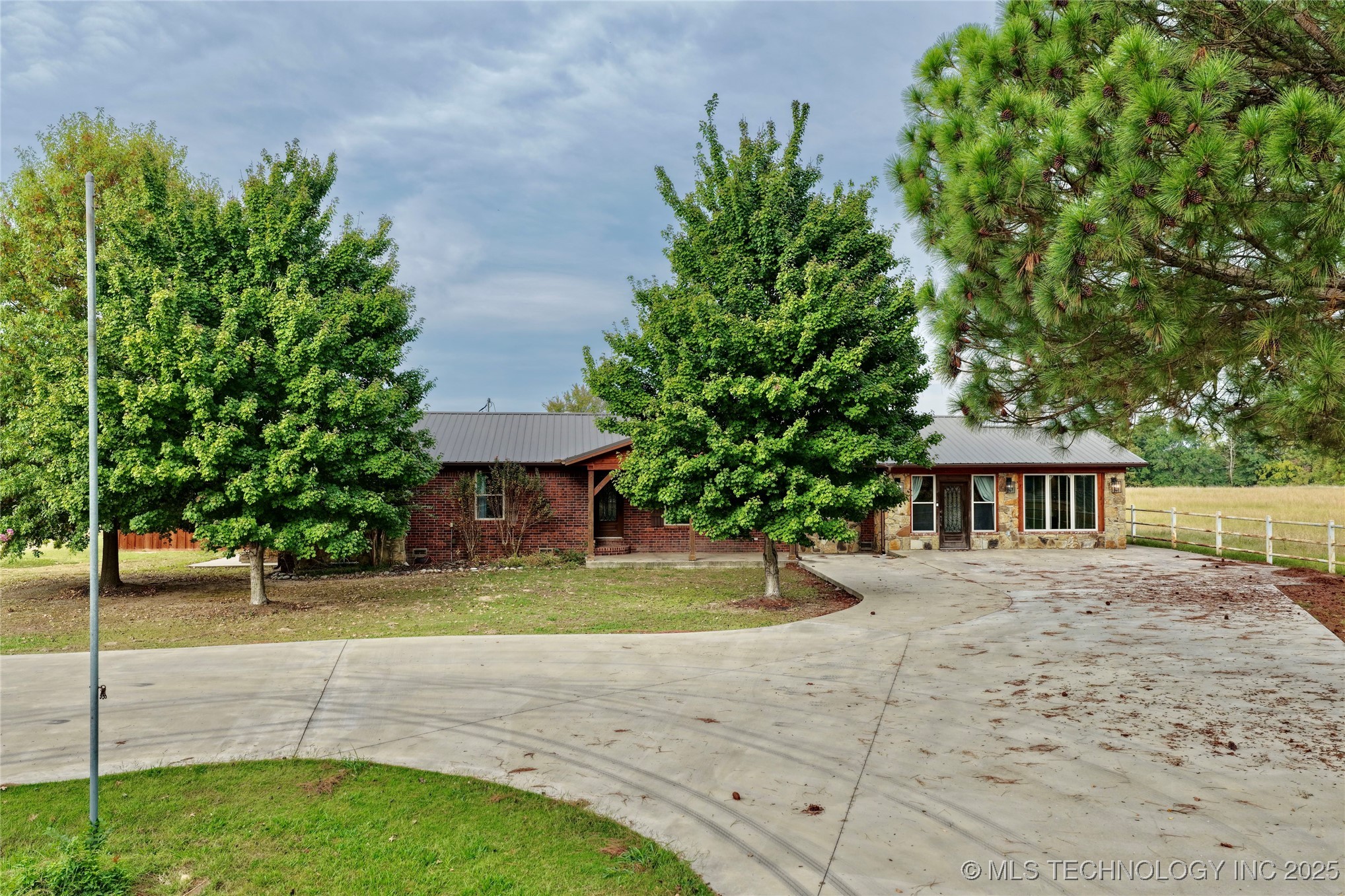 10388 N Perry Road Property Photo 7
