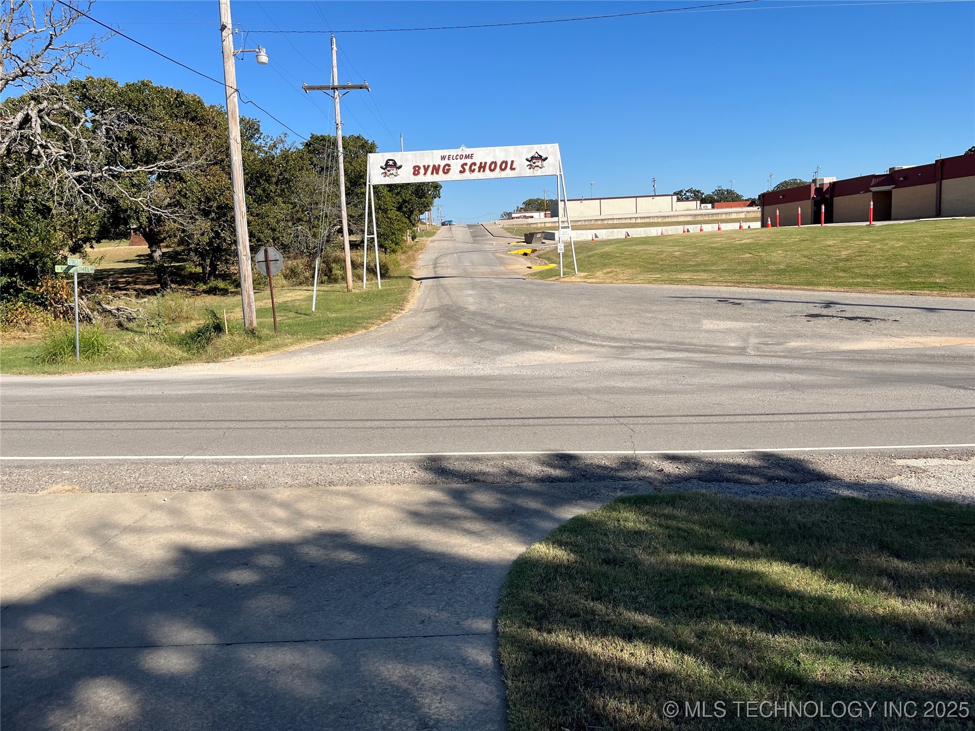 401 S New Bethel Property Photo 6