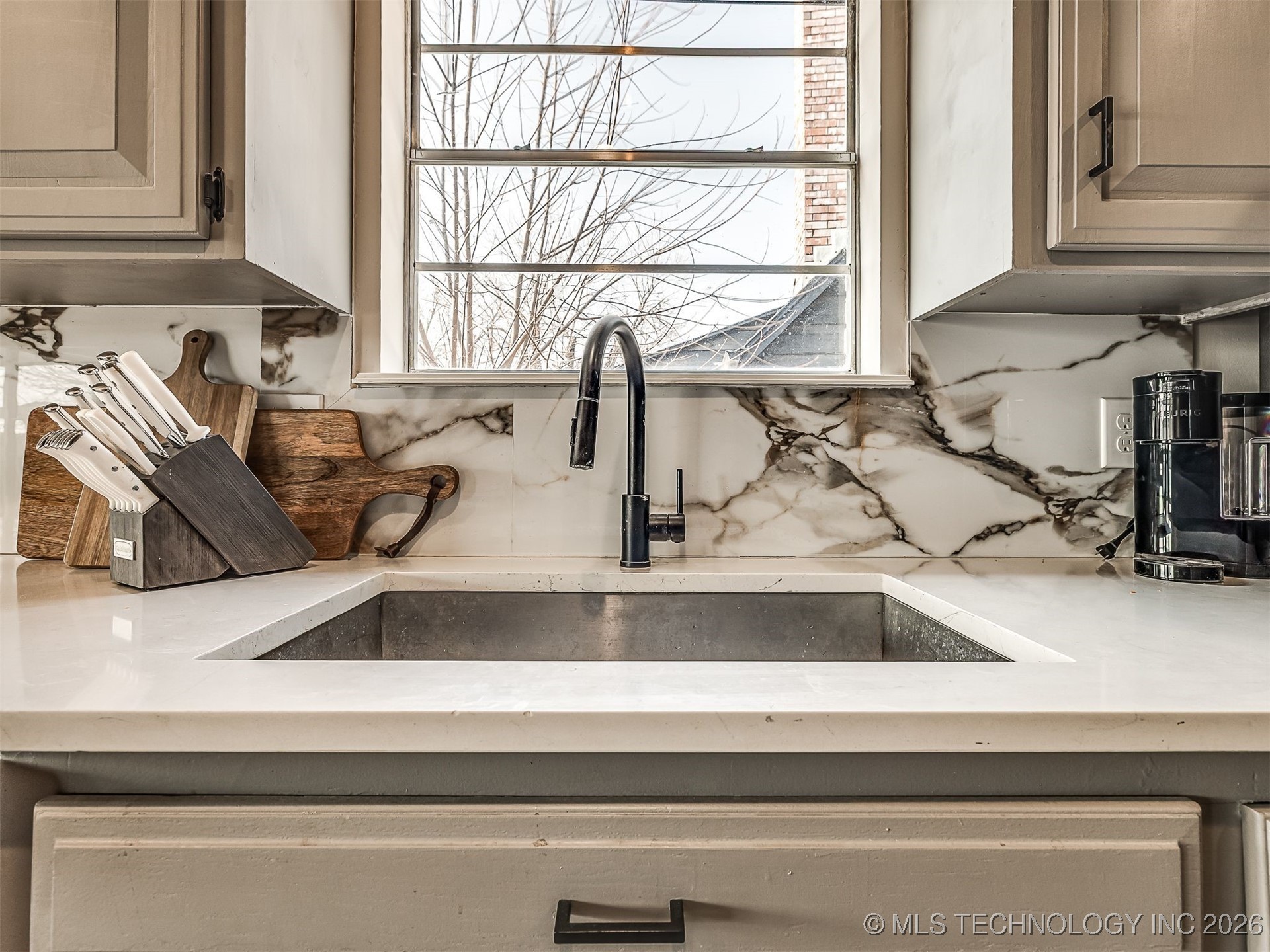 10214 E 24th Street Property Photo 14