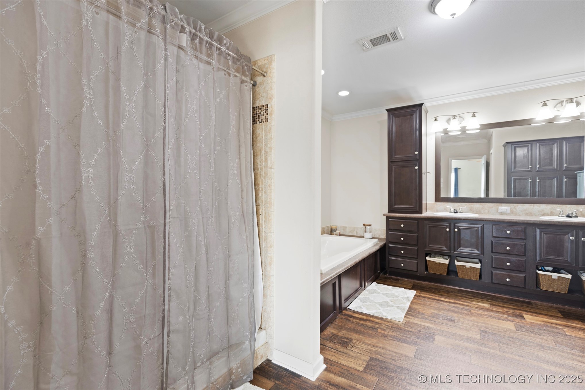 12538 N 68th West Avenue Property Photo 9