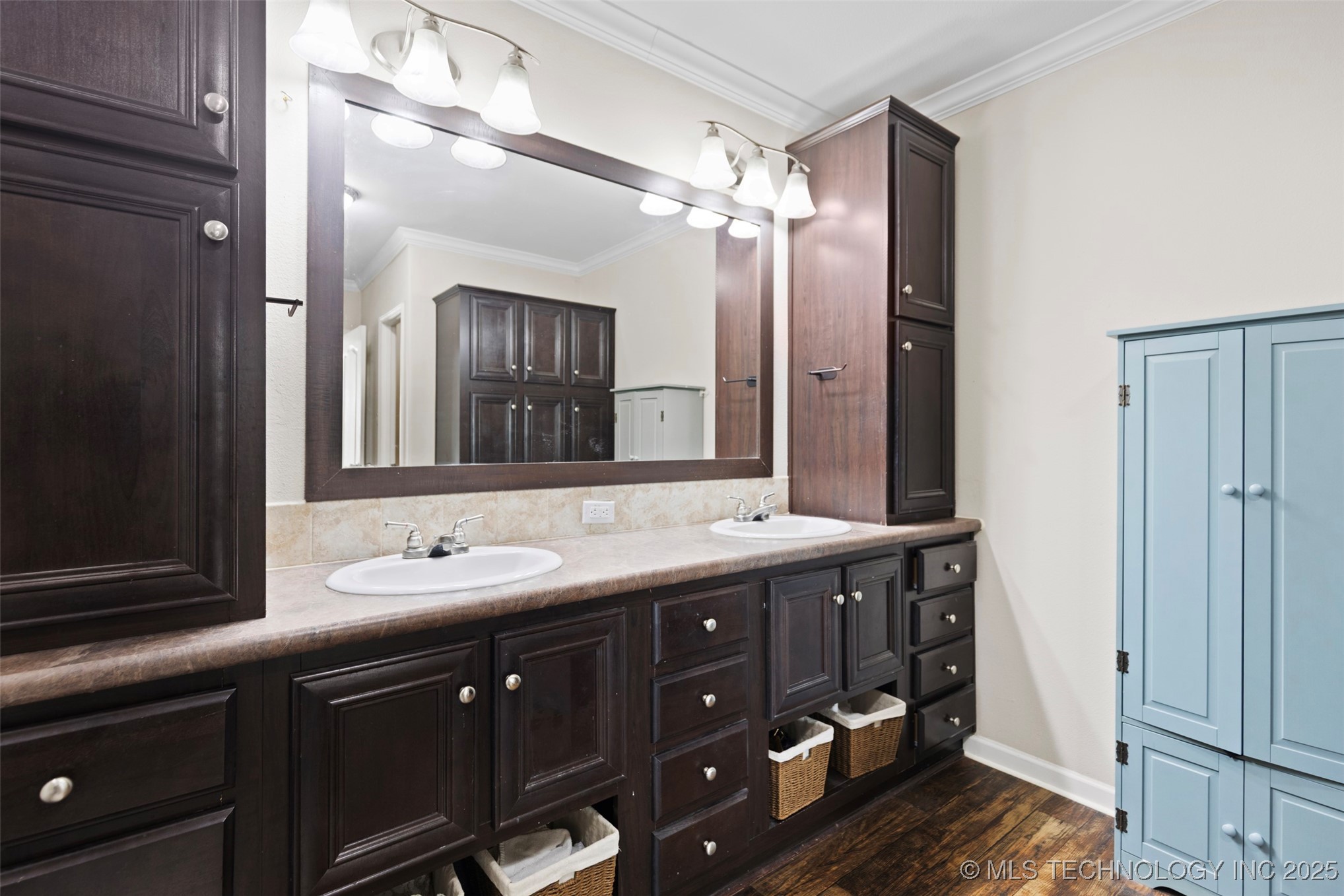 12538 N 68th West Avenue Property Photo 10