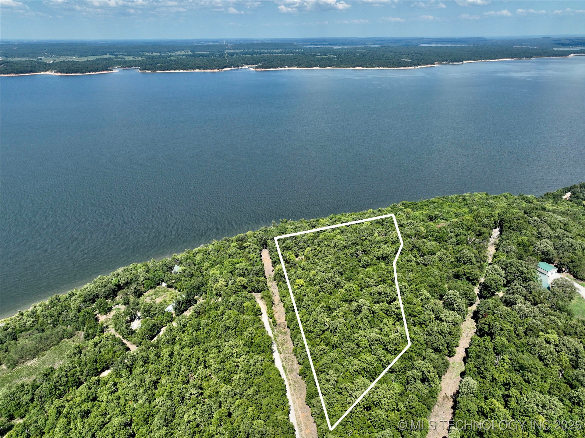 N Bk 1900 Road Property Photo 2