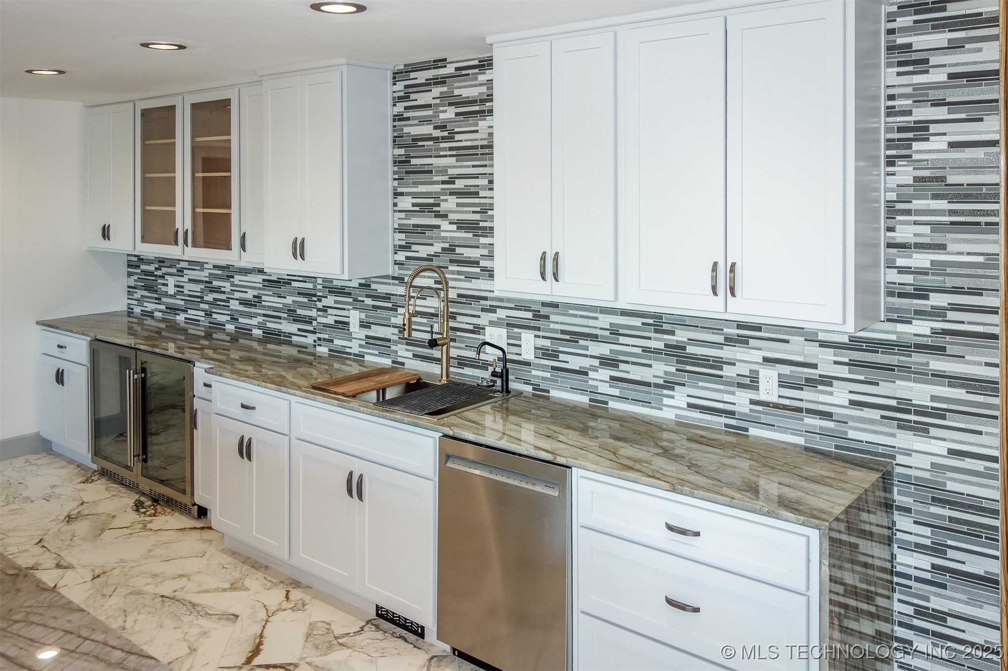 6642 E 60th Place Property Photo 14