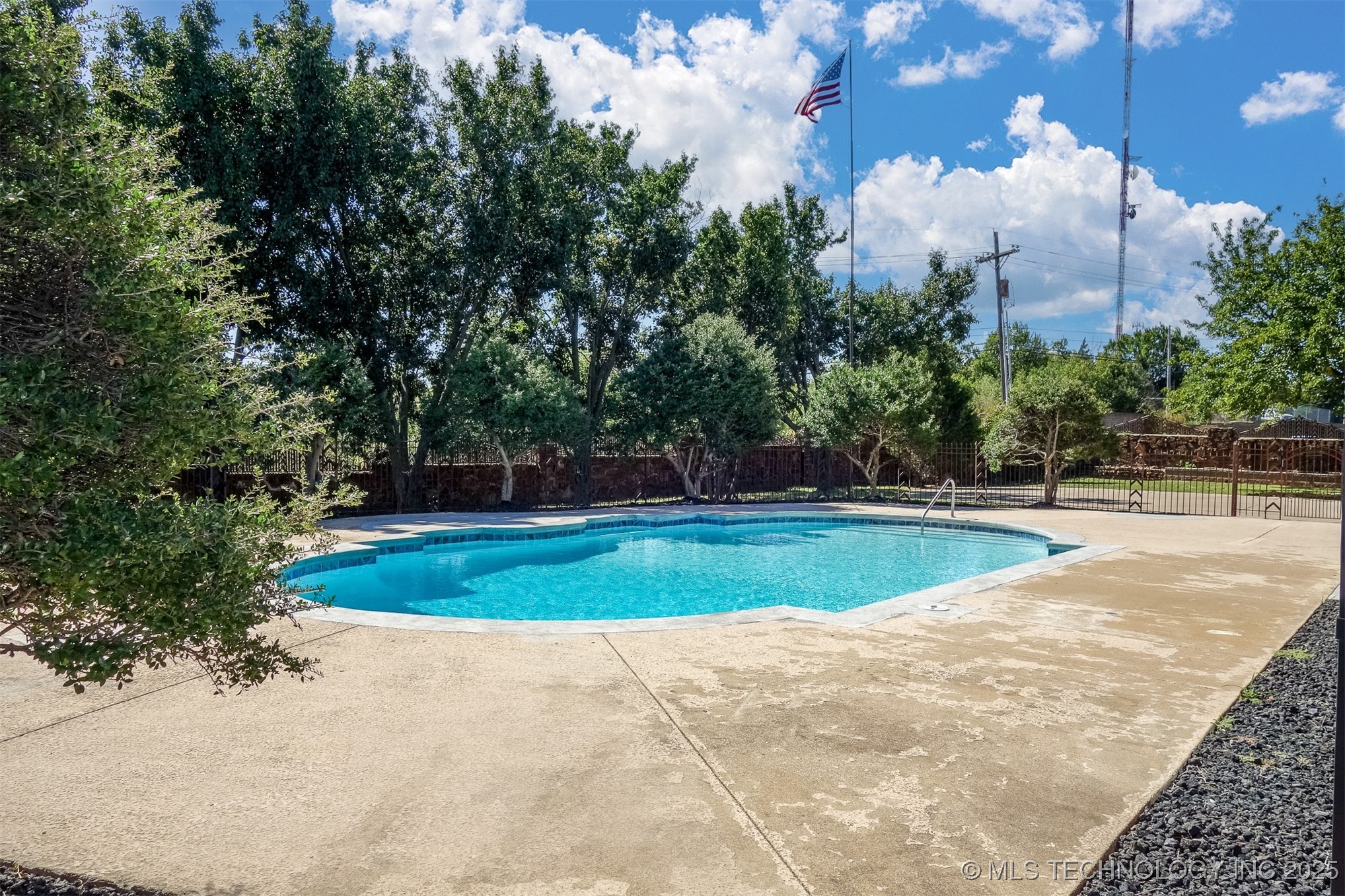 6642 E 60th Place Property Photo 22