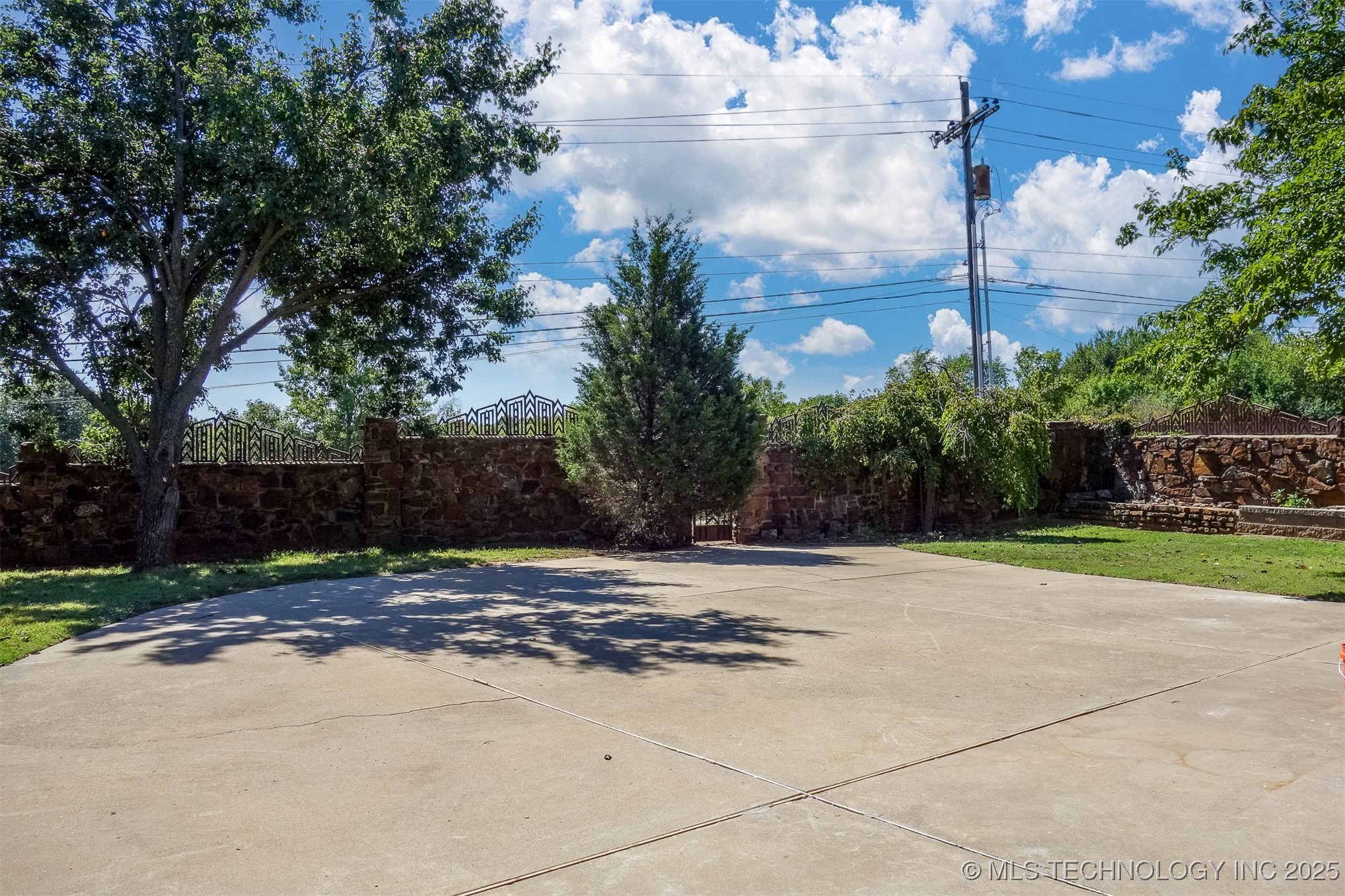 6642 E 60th Place Property Photo 57