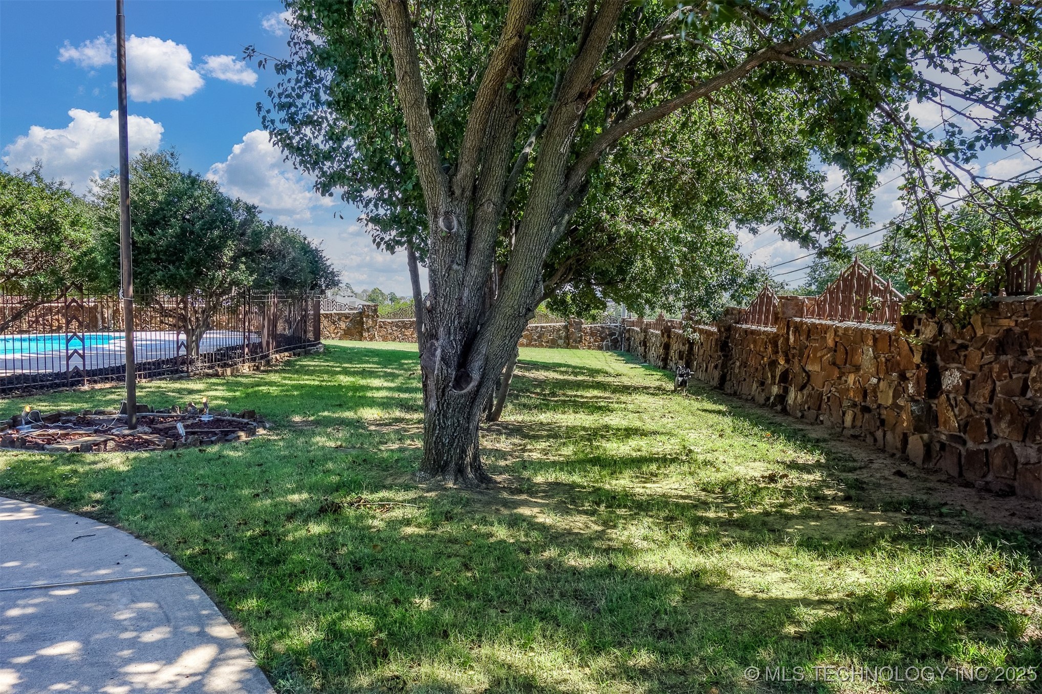 6642 E 60th Place Property Photo 59