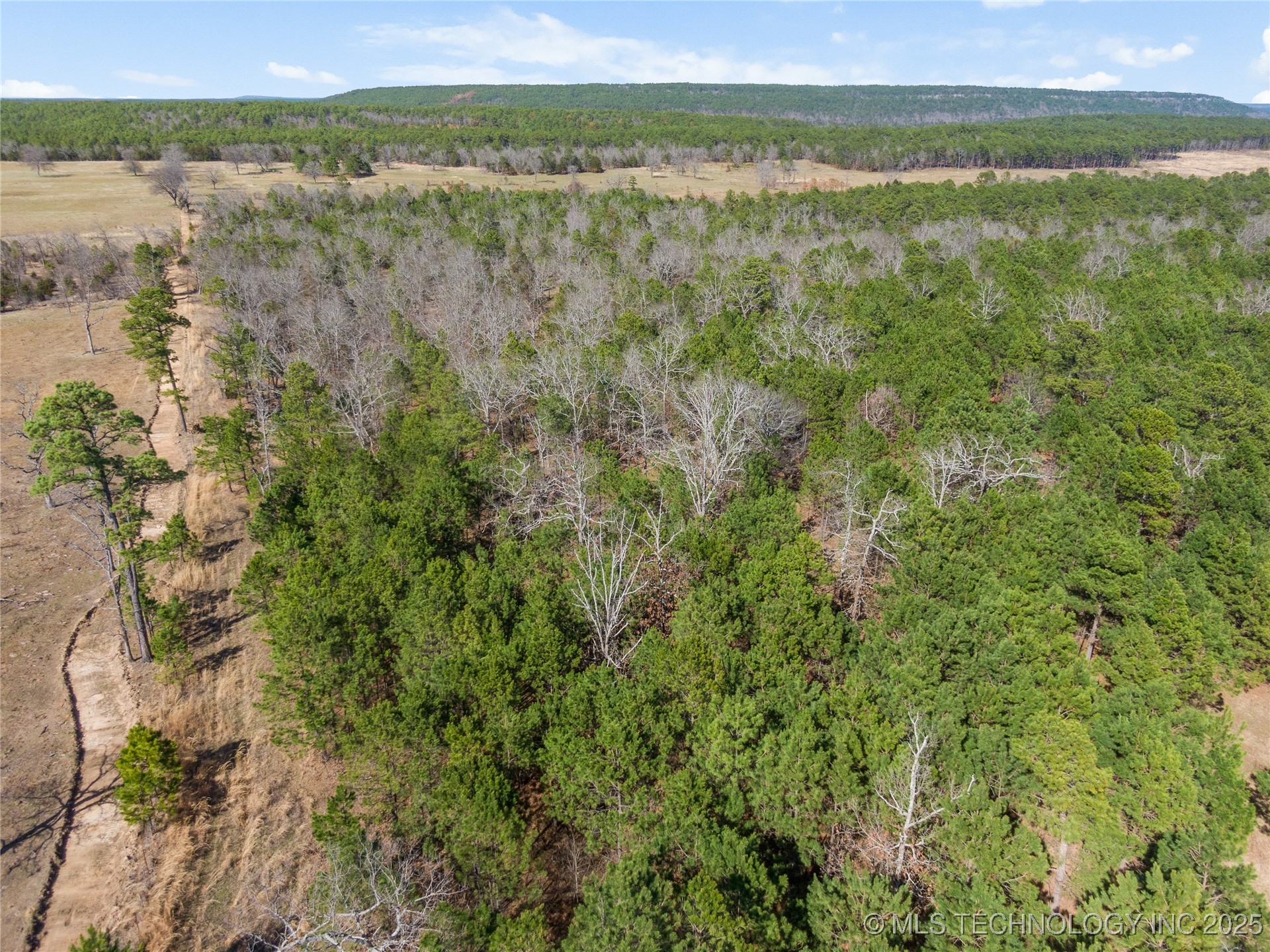 E 1860 Road Property Photo 10