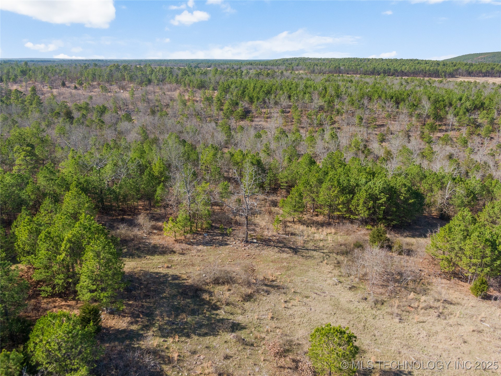 E 1860 Road Property Photo 15