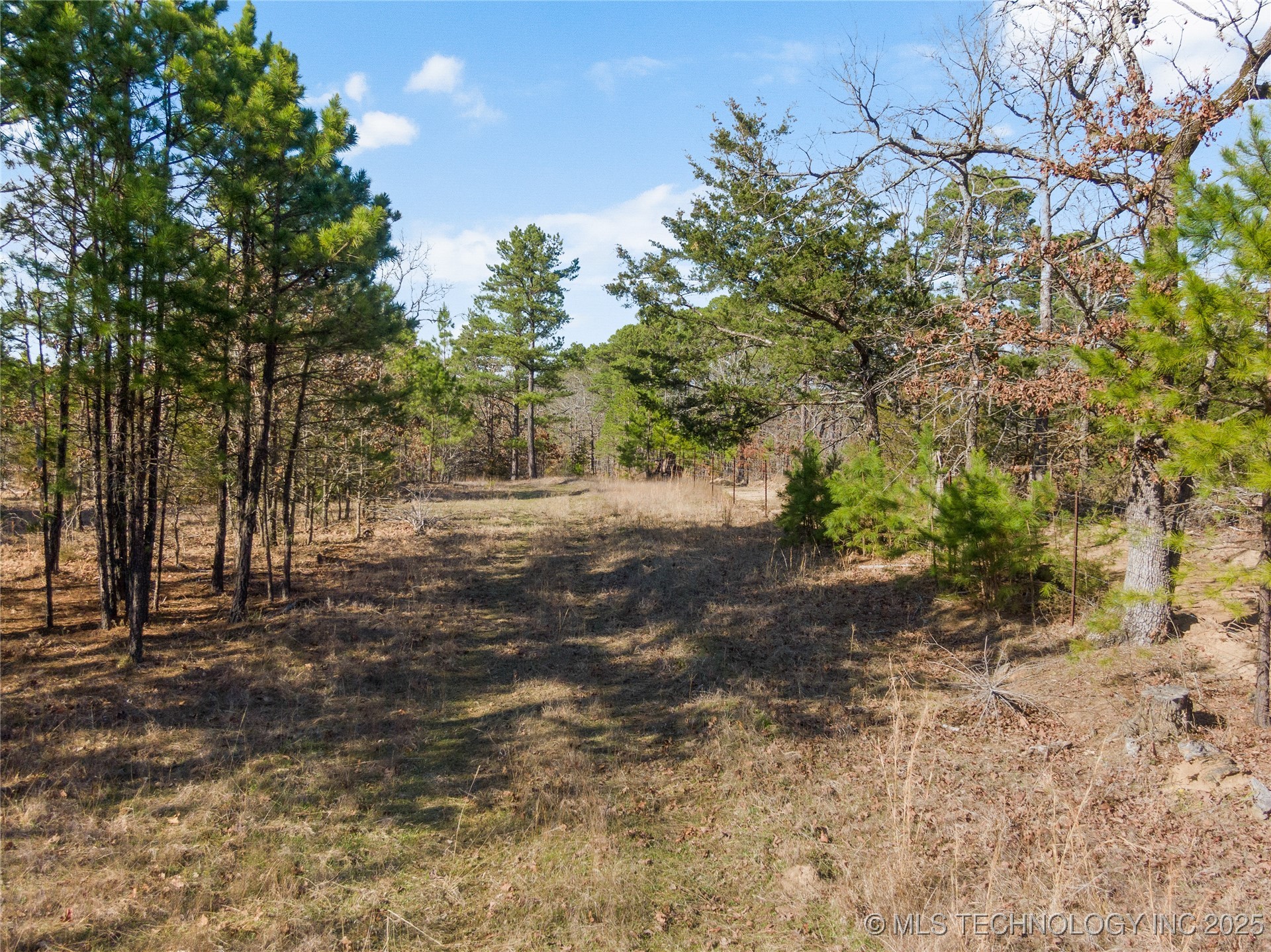 E 1860 Road Property Photo 24