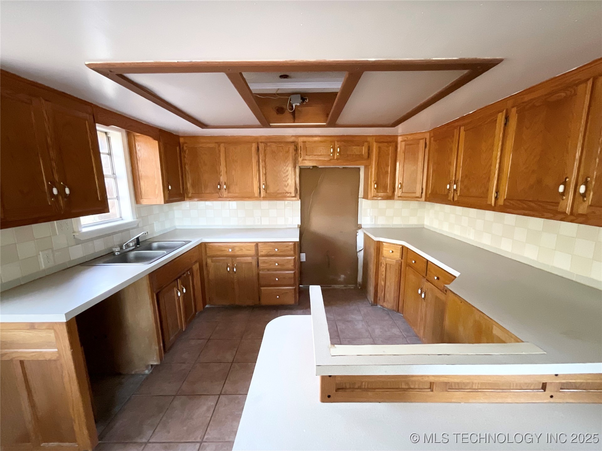 10250 E 580 Property Photo 5