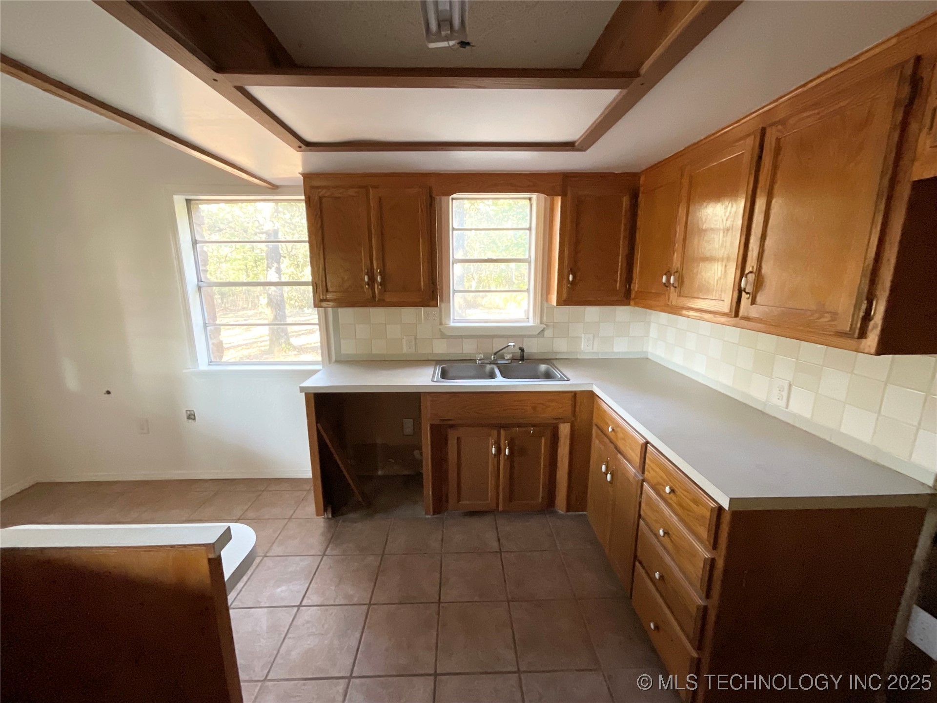 10250 E 580 Property Photo 6