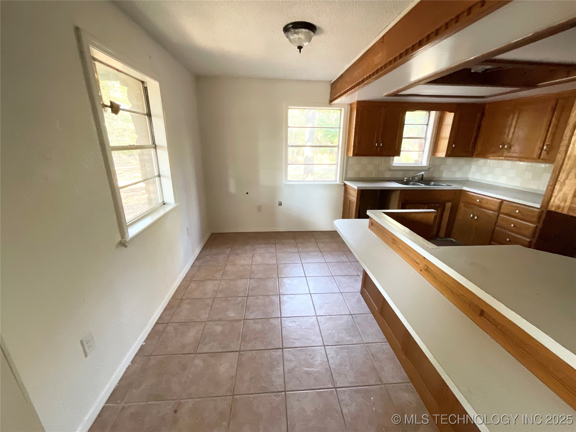 10250 E 580 Property Photo 9