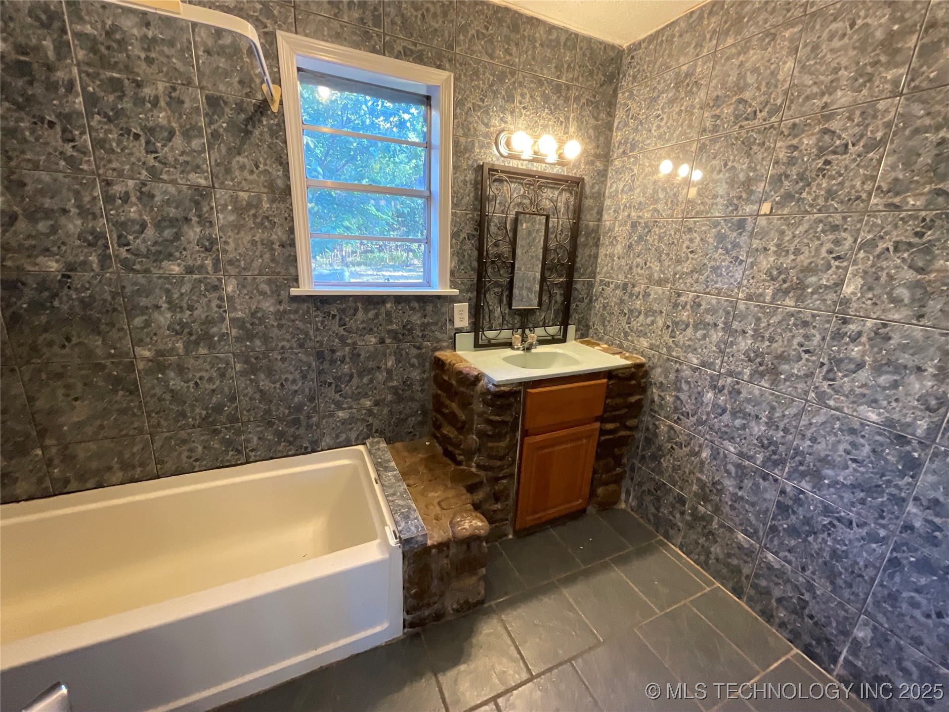 10250 E 580 Property Photo 21