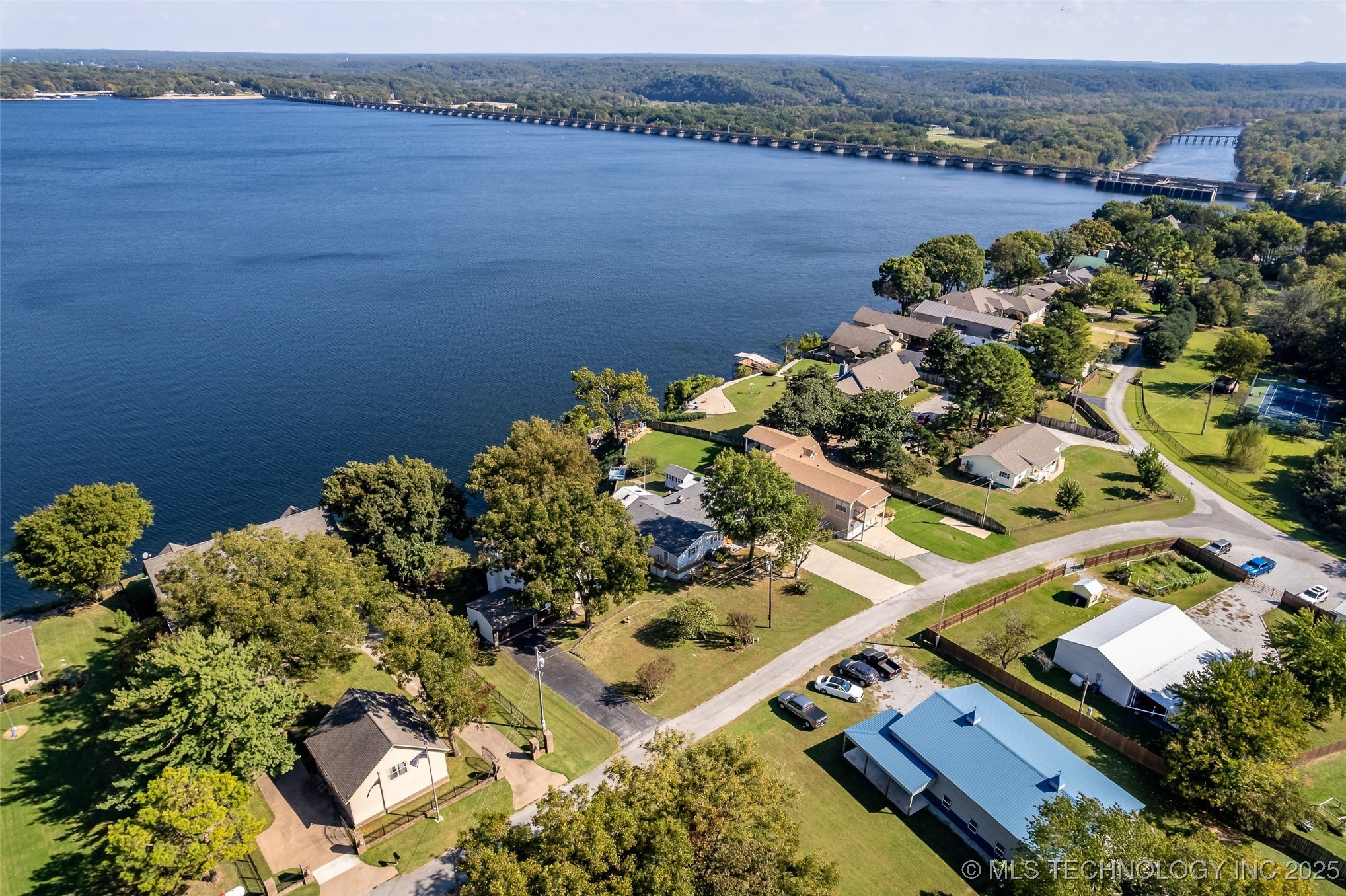 870 Morrow Drive Property Photo 2