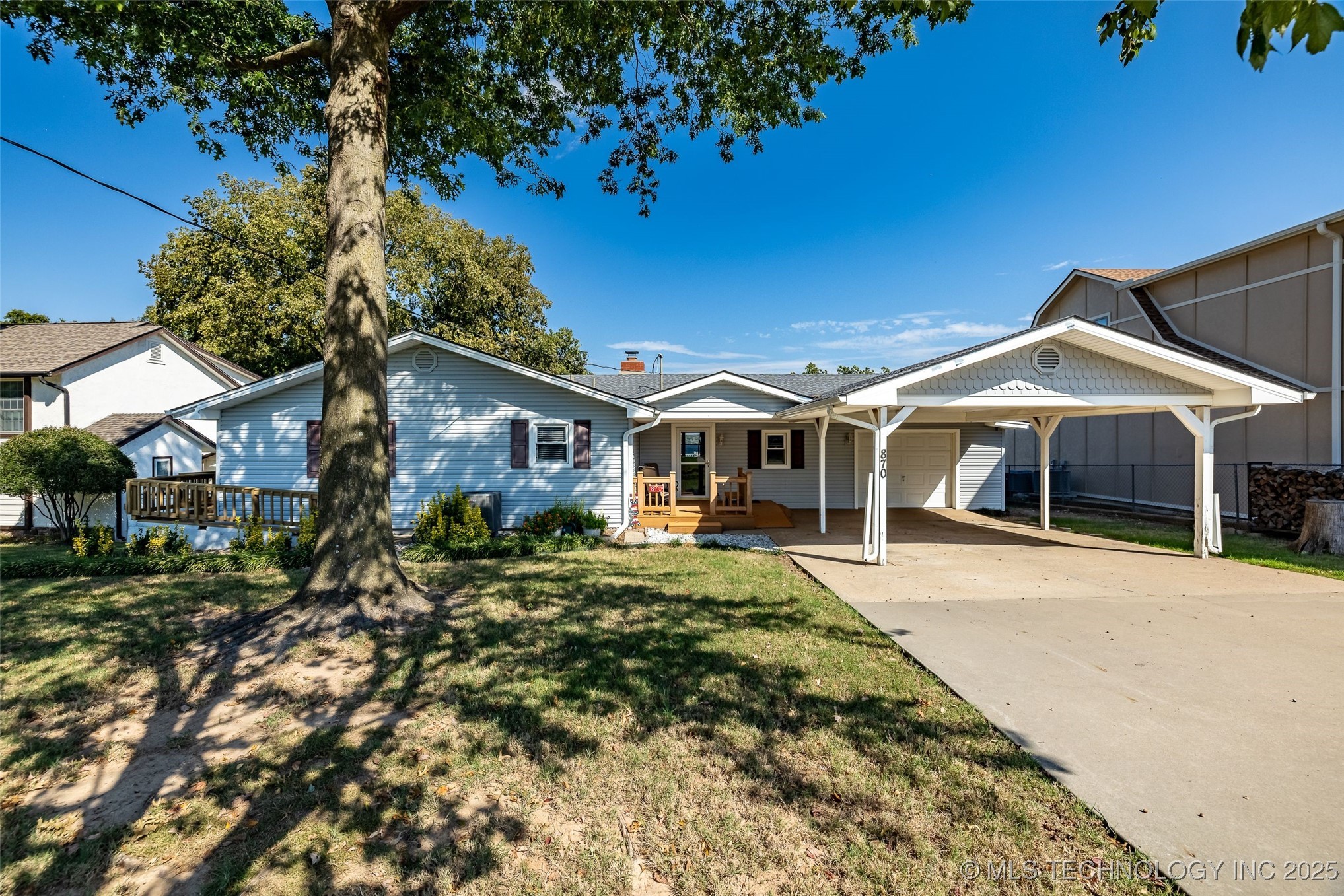 870 Morrow Drive Property Photo 3