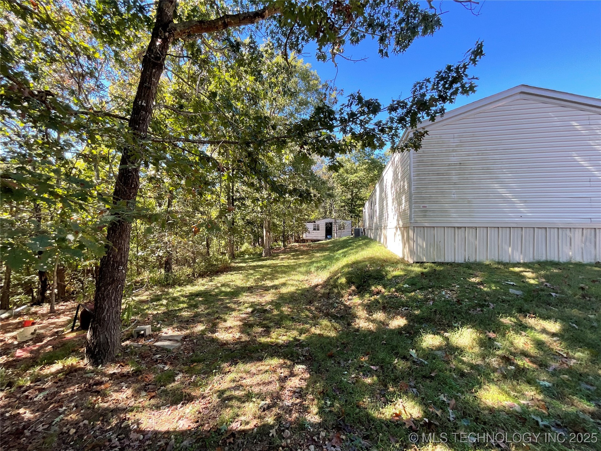 313 Hidden Hollow Property Photo 8