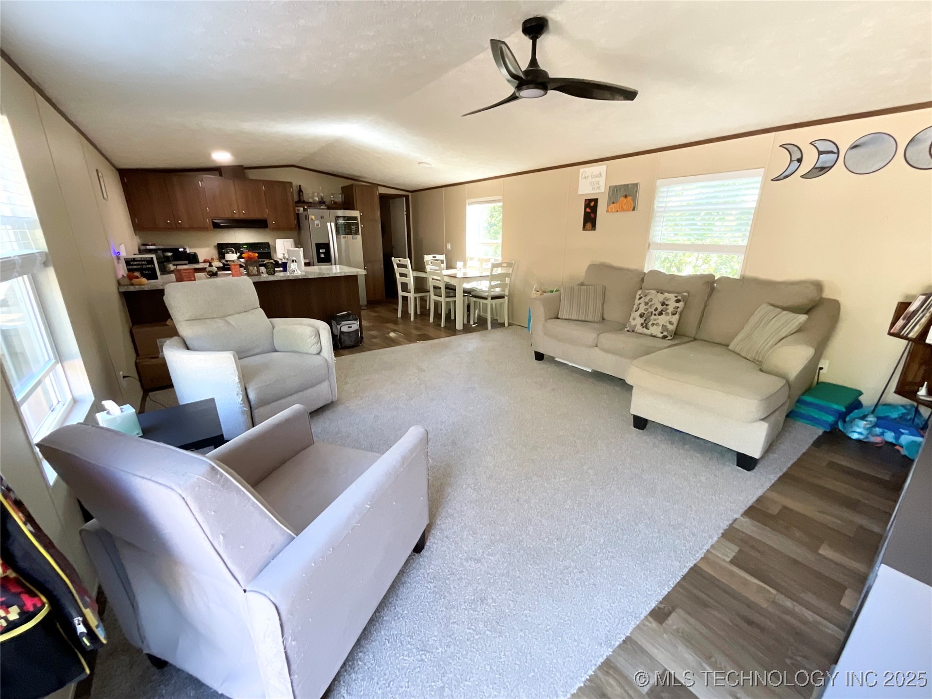 313 Hidden Hollow Property Photo 12