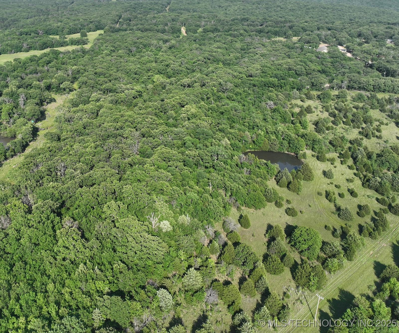 113097 Highway 124 Property Photo 4