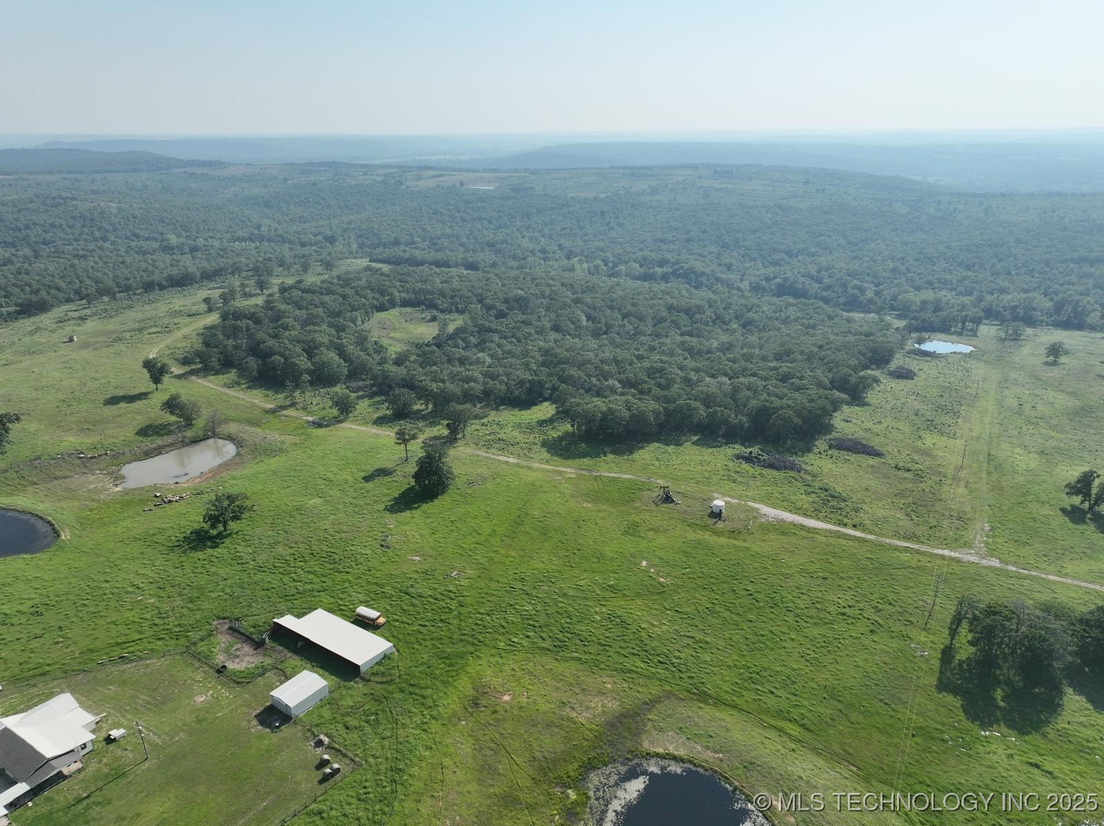 113097 Highway 124 Property Photo 5